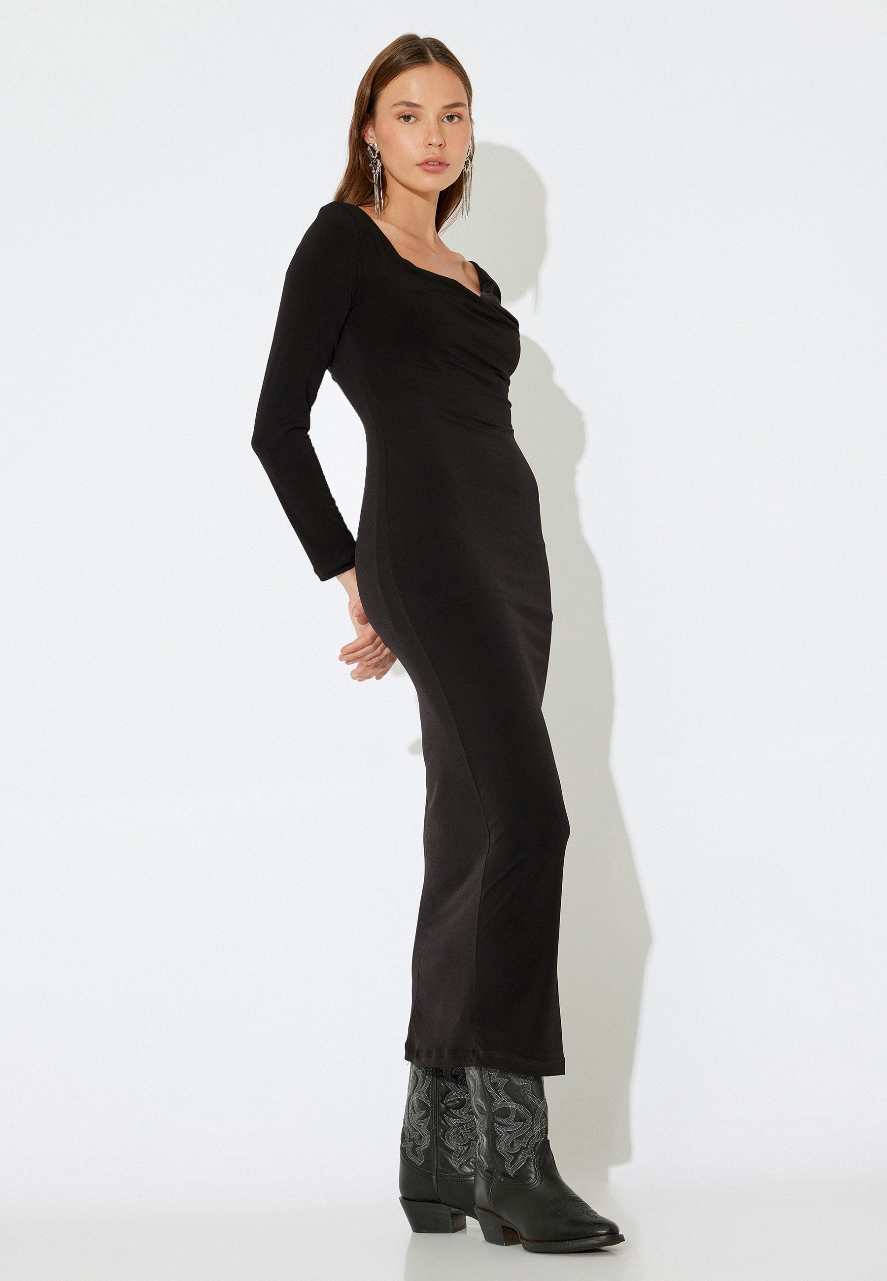 Badekleid Mit Rückendetail Bodycon Kleid Midikleid