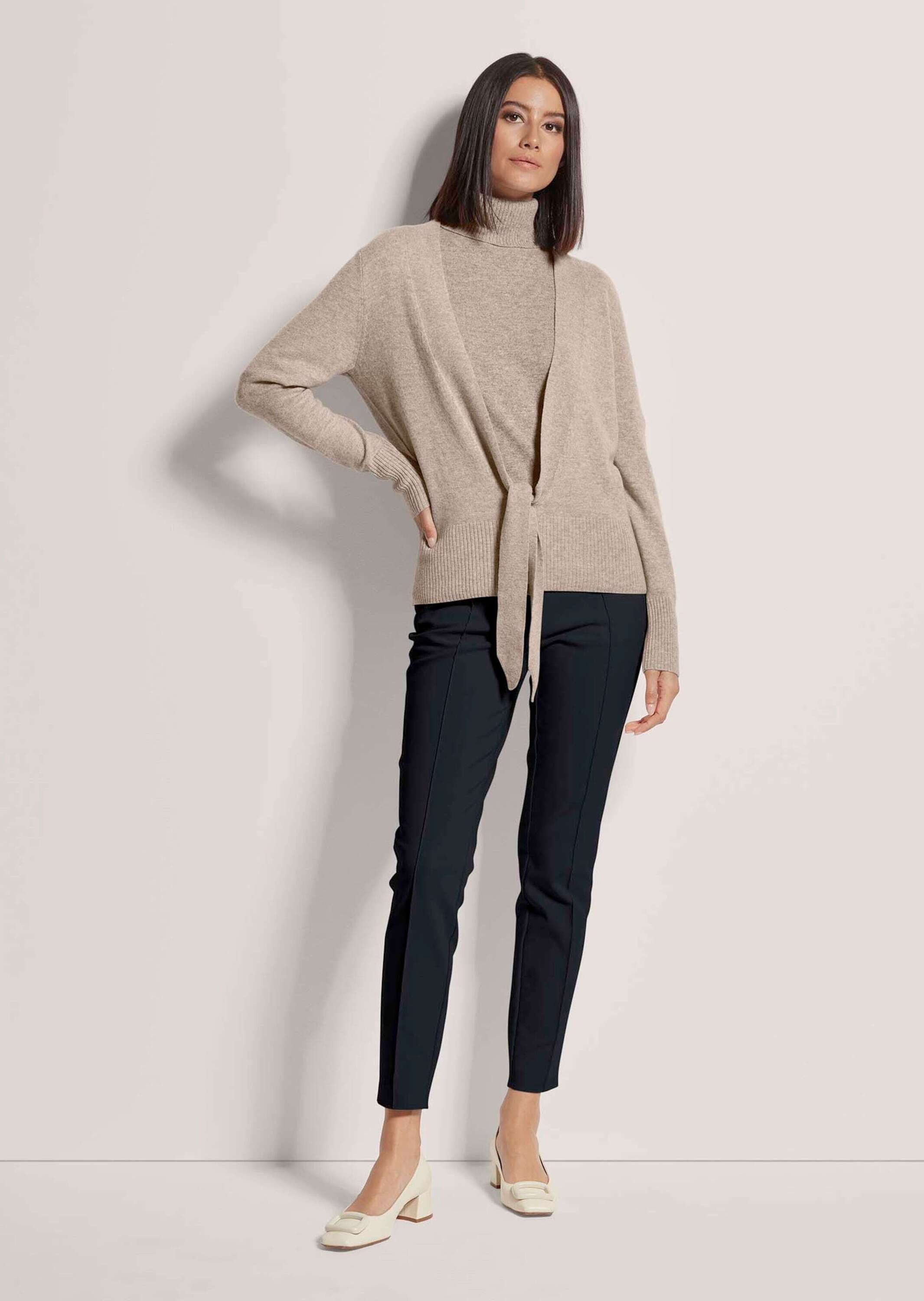 MADELEINE Strickjacke Kaschmir-Strickjacke mit tiefem V-Ausschnitt und Bind günstig online kaufen