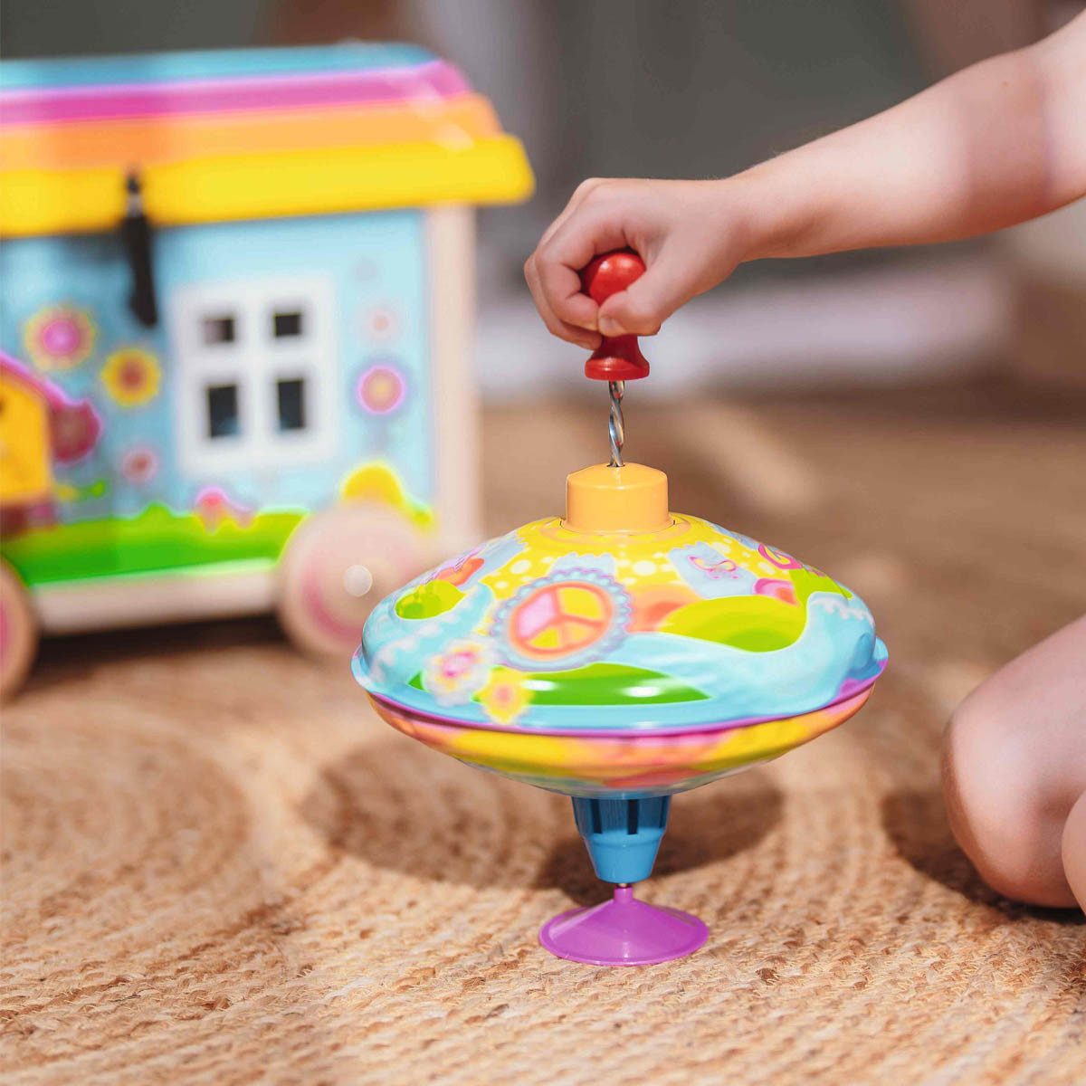 goki Spielzeug-Musikinstrument Brummkreisel Sonnenwirbel, (packung, 1 tlg., mit brummgeräusch), Spielspaß und musikalische Förderung in einem – Bild 2 von 5