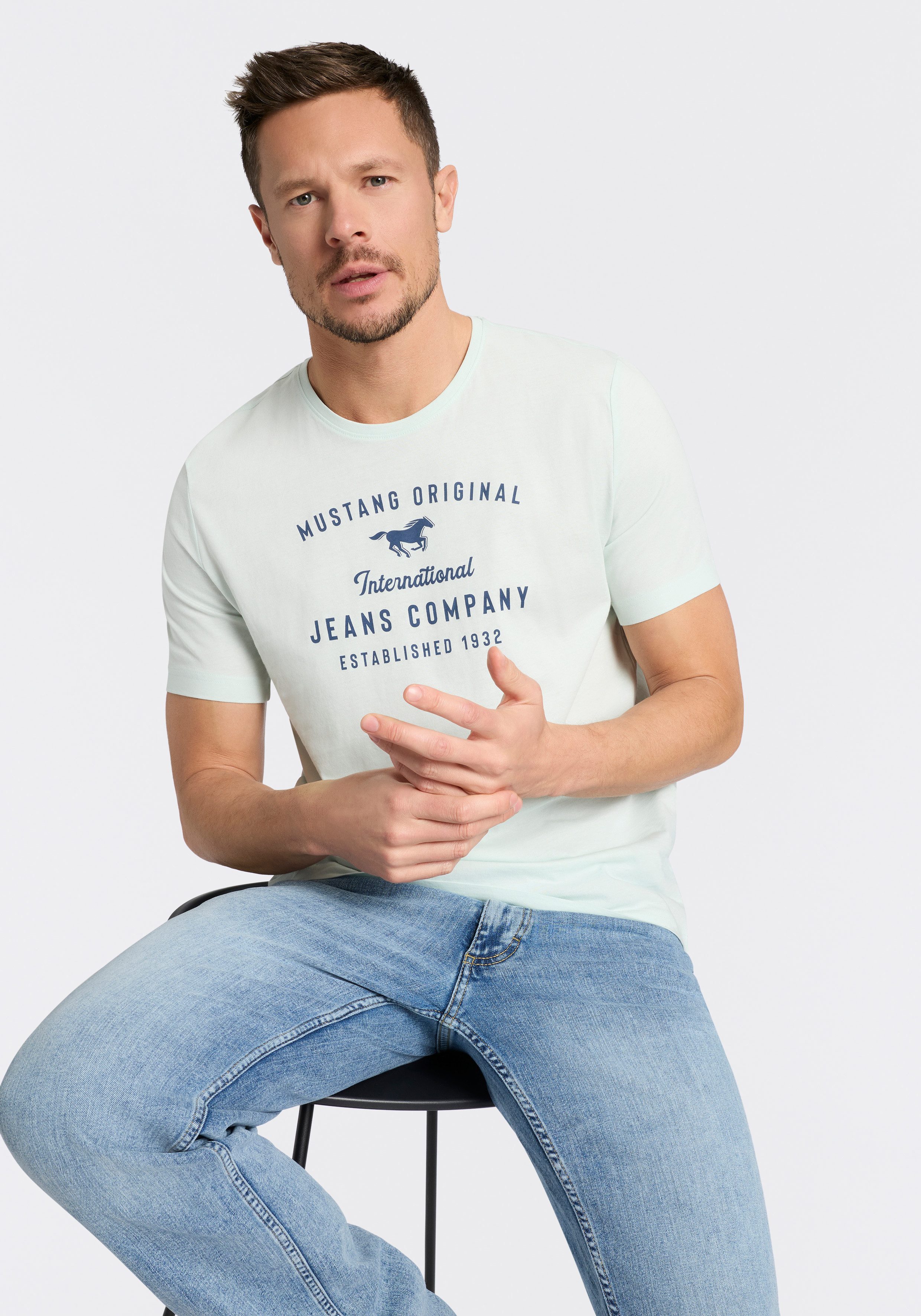 MUSTANG Rundhalsshirt Alex Logoprint uni normale Passform, Kurzarm-Design
