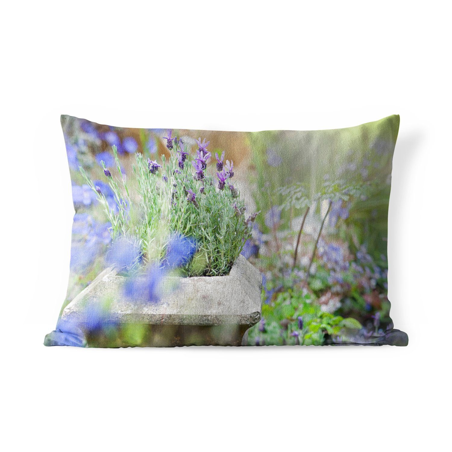 MuchoWow Dekokissen Nahaufnahme von Lavendel in einem Garten, Outdoor-Dekorationskissen, Polyester, Dekokissenbezug, Kissenhülle