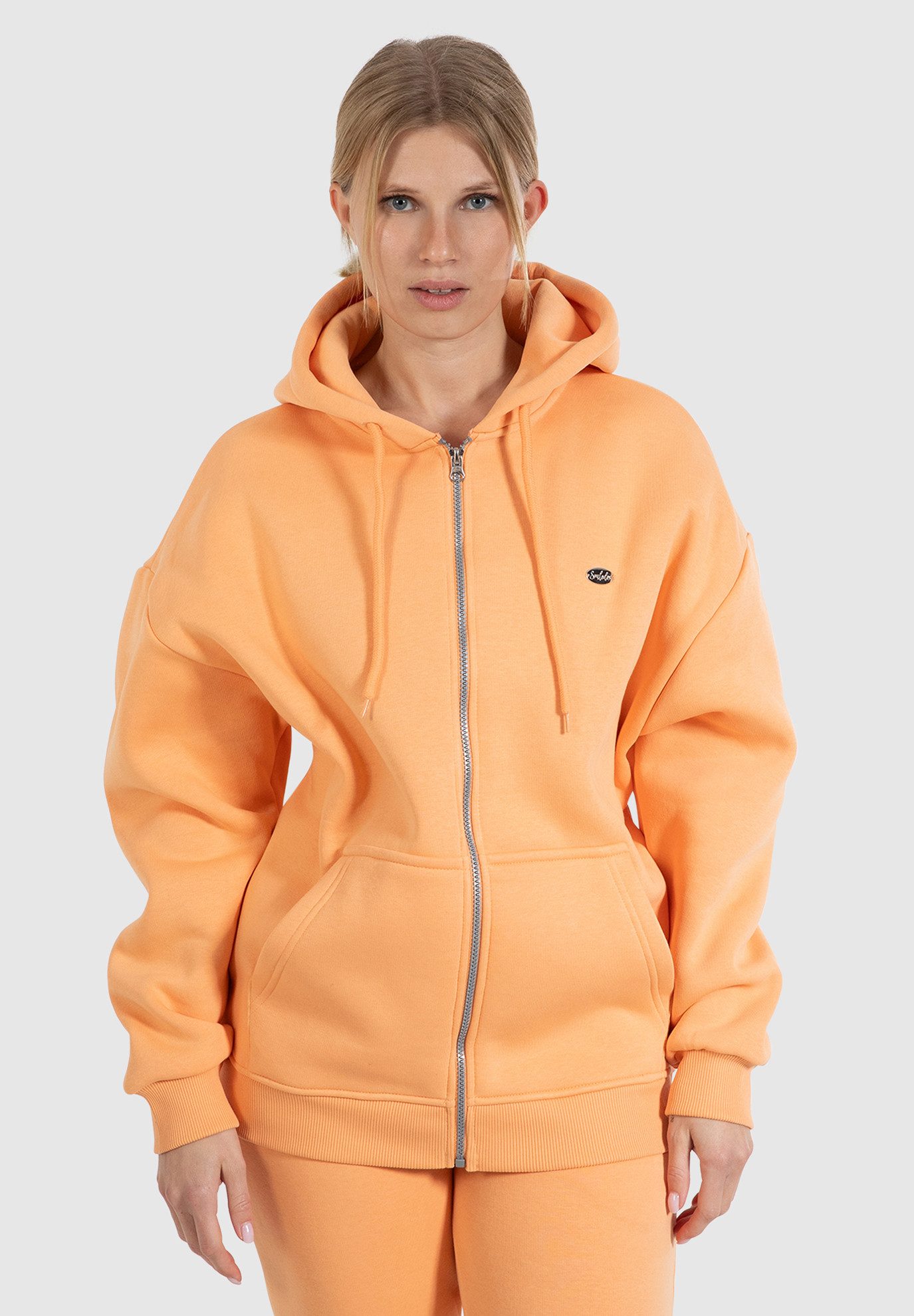 Smilodox Hoodie Eda, Oversize Kapuzenpullover mit seitlichen Taschen, weicher Stoff Strickjacke Relaxed Fit Metallabel Elastischer Stoff Sport Freizeit