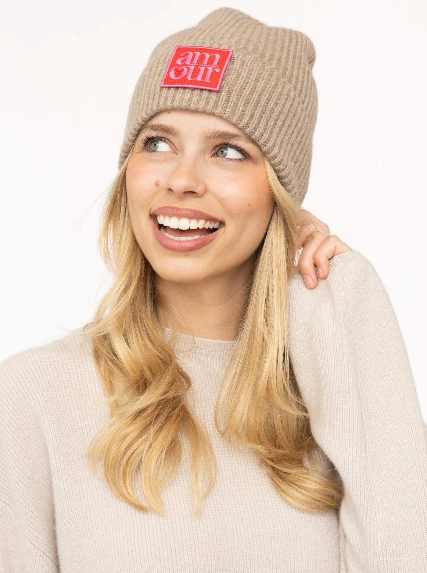 Zwillingsherz Strickmütze 100% Cashmere Umschlagmütze "AMOUR Patch"
