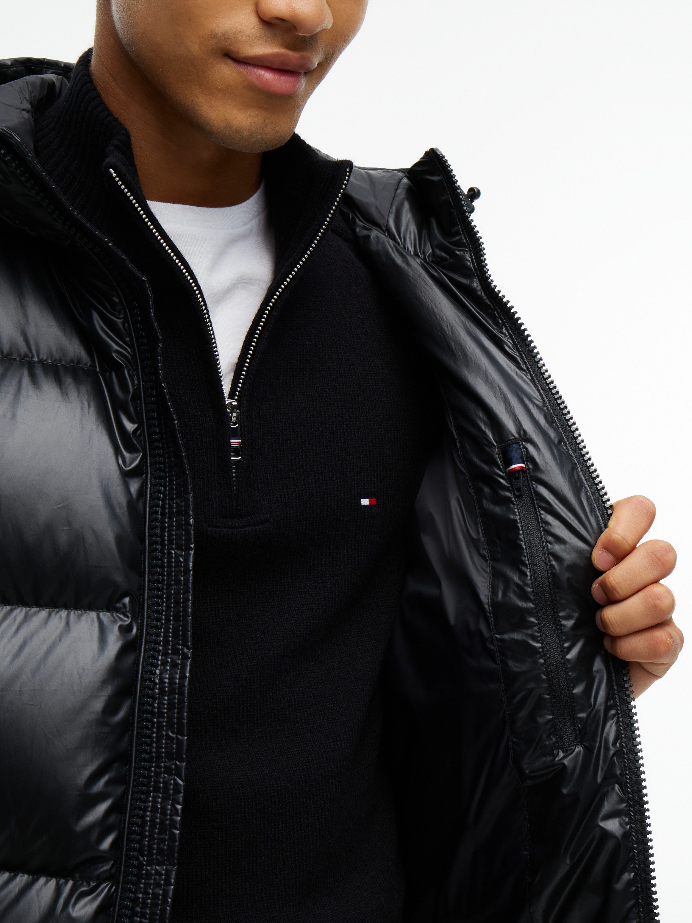 Tommy Hilfiger Daunenjacke SHINY DOWN HOODED PUFFER mit weicher Daunenfüllung – Bild 4 von 5