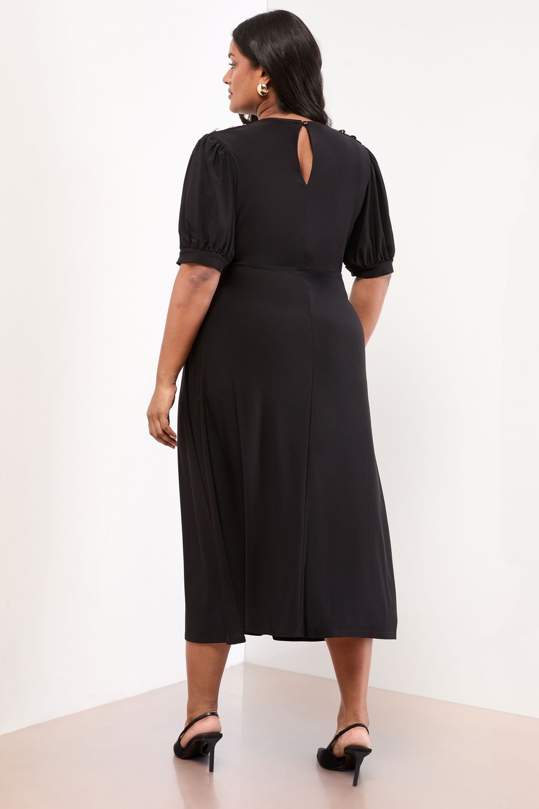 LIPSY Midikleid Lipsy Jersey-Midikleid mit Uniformknöpfen, Curve (1-tlg)