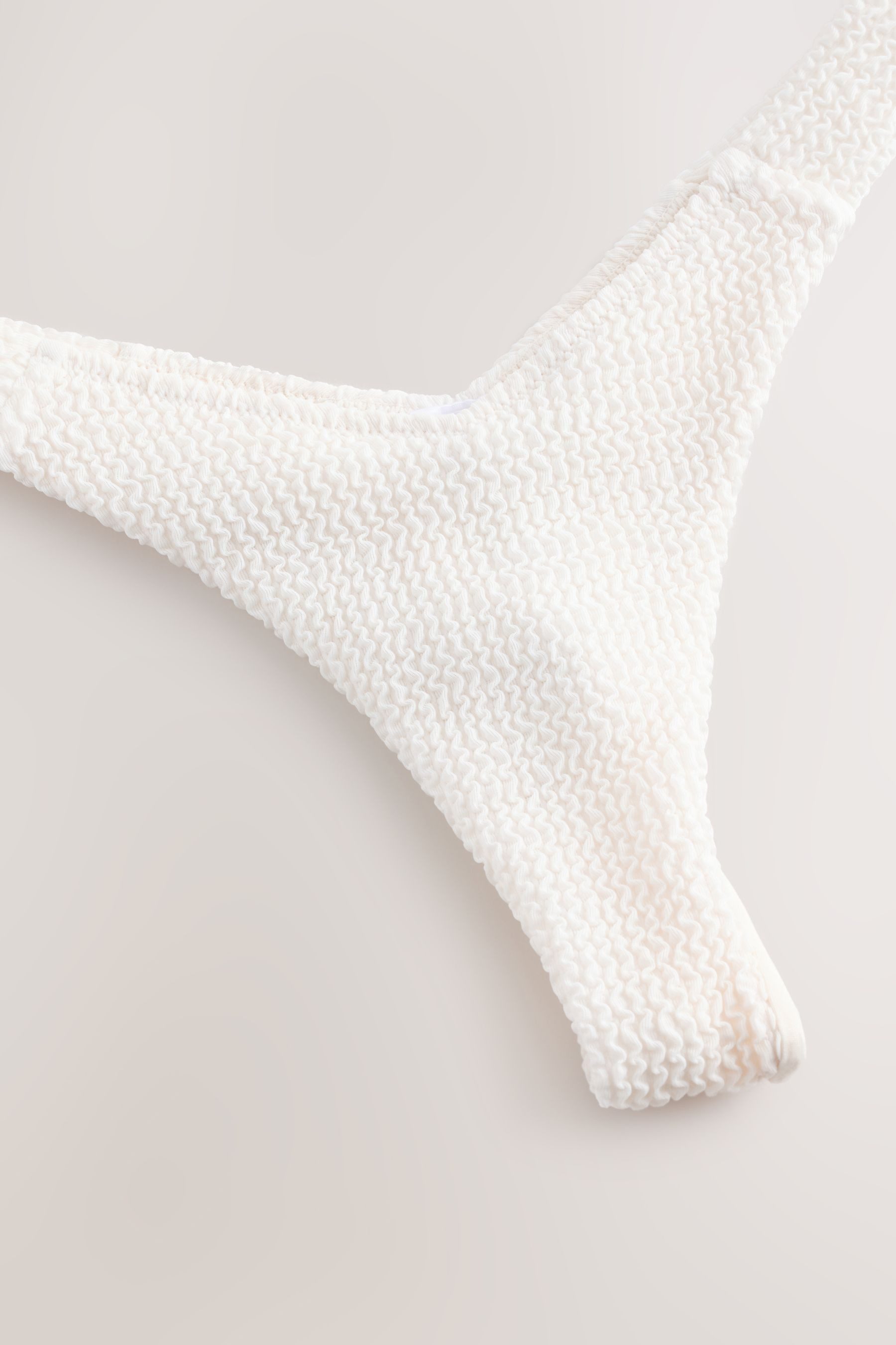 self Bikini-Hose Tanga-Bikinihose mit hohem Beinausschnitt (1-St)