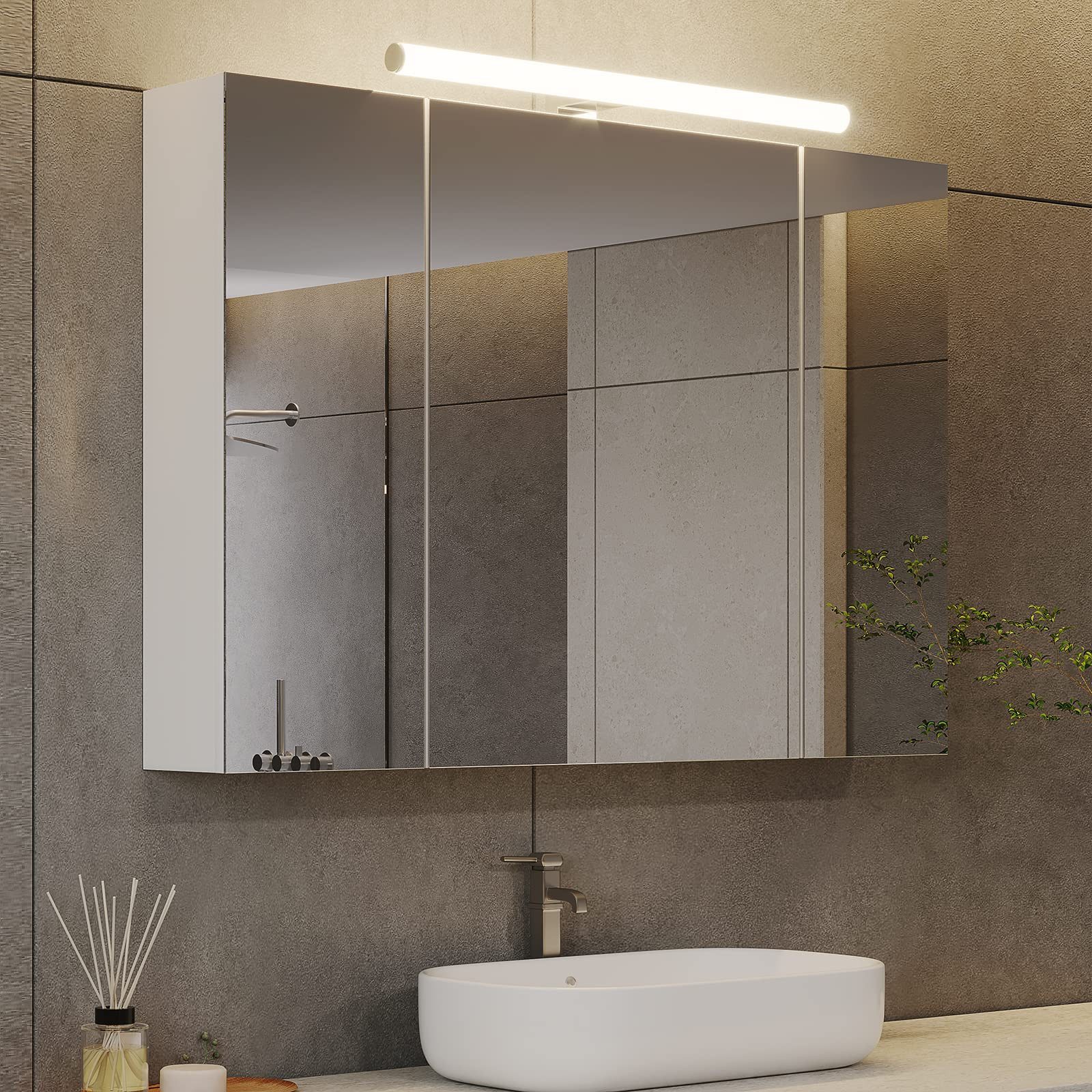 Badezimmerspiegelschrank Mit Licht und Spiegel, dreitüriger Spiegelschrank
