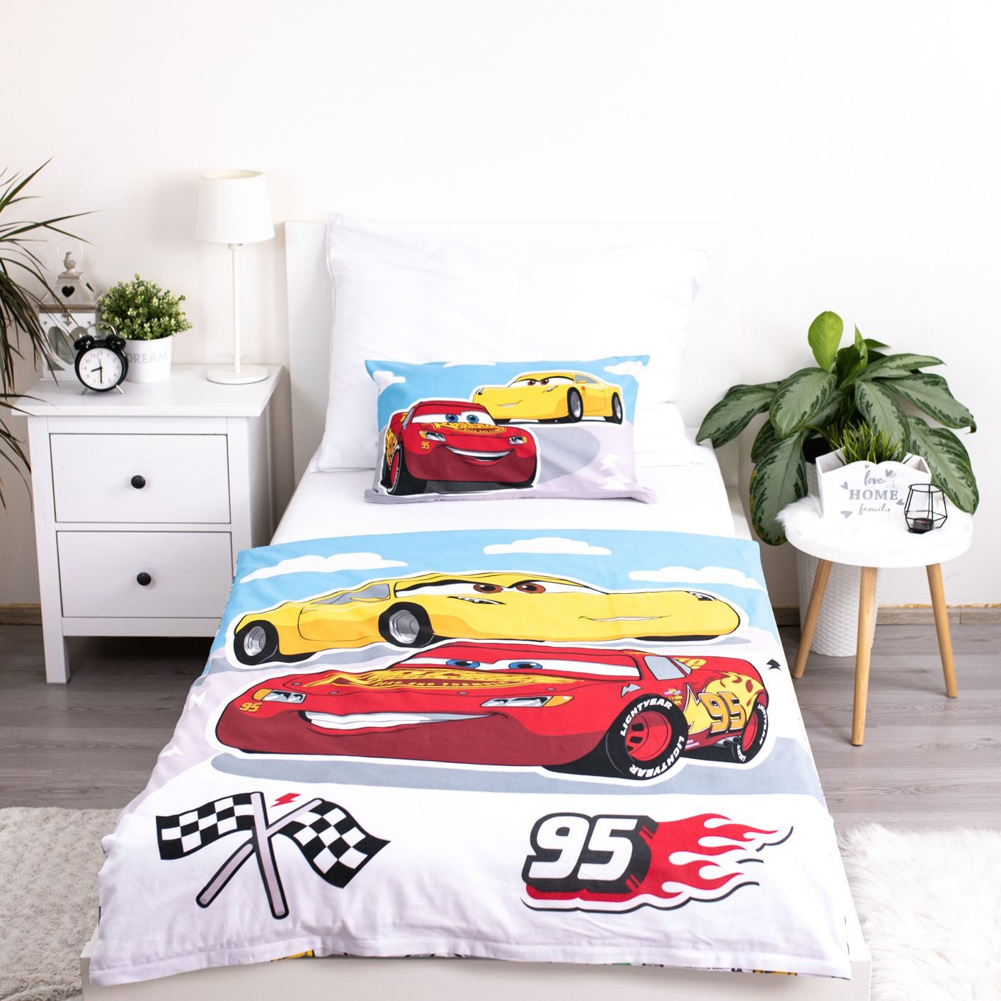 Disney Cars Kinderbettwäsche Design Kuschelige Bettwäsche günstig online kaufen