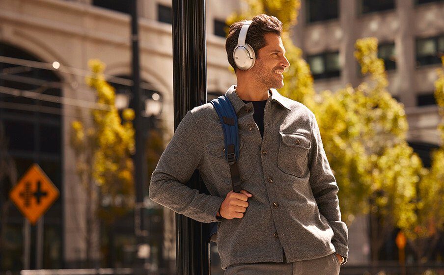 (Noise-Cancelling) Champagne M2 TOUR JBL ONE Headset
