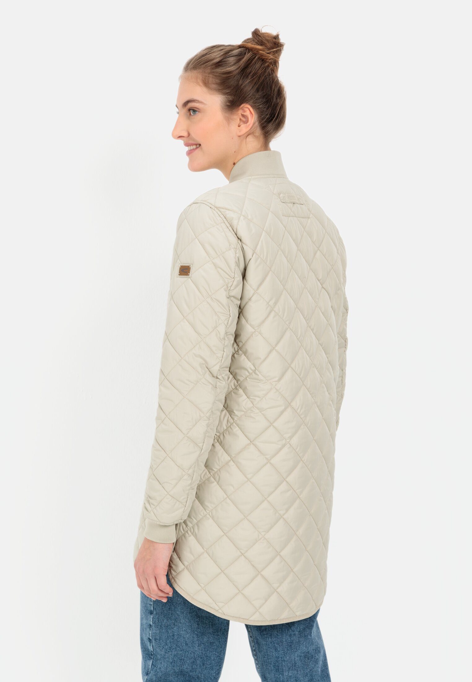 camel active Steppmantel aus recyceltem Polyester Langarm Markenlabel