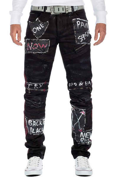 Cipo & Baxx Bikerjeans »BA-CD571 Jeans Hose mit Schriftzügen und Nieten« Gewachste Jeans mit Prints und Logo