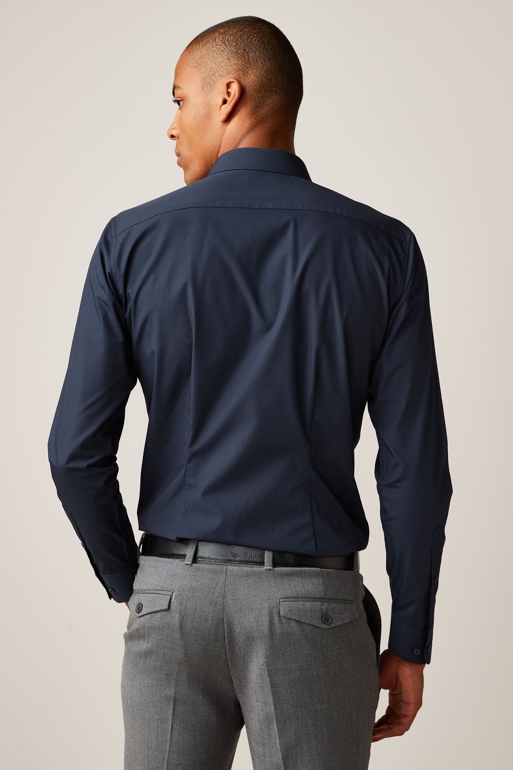 Next Langarmhemd Pflegeleichtes, smartes Slim Fit Hemd (1-tlg)