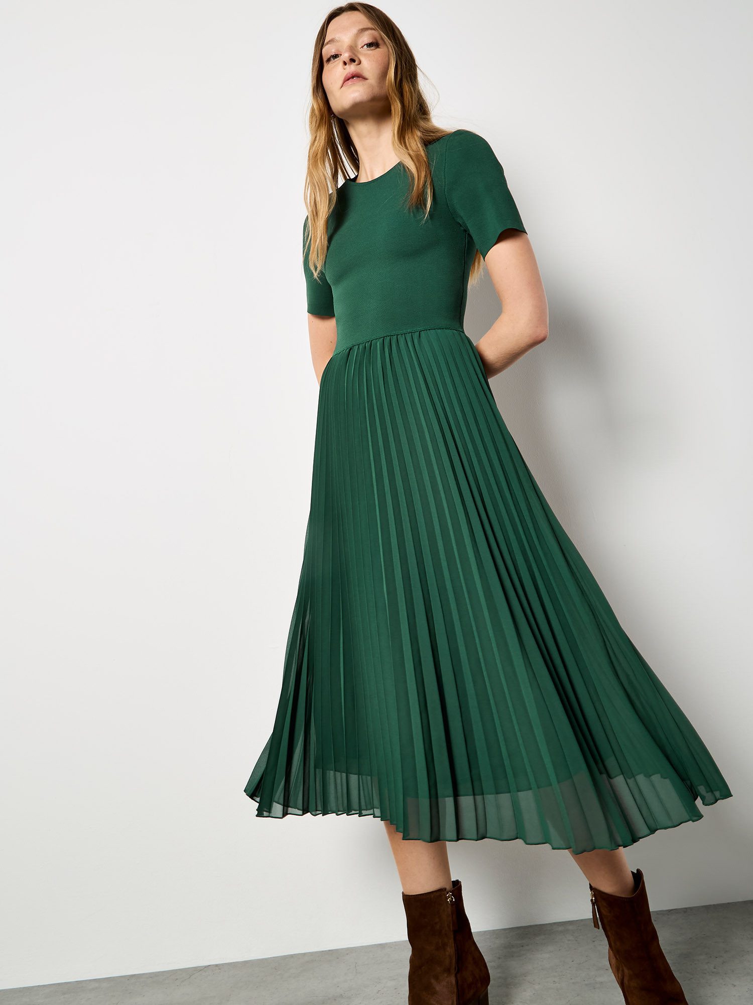 Apricot Midikleid Kleid im Materialmix mit Strickoberteil und Plisseerock günstig online kaufen