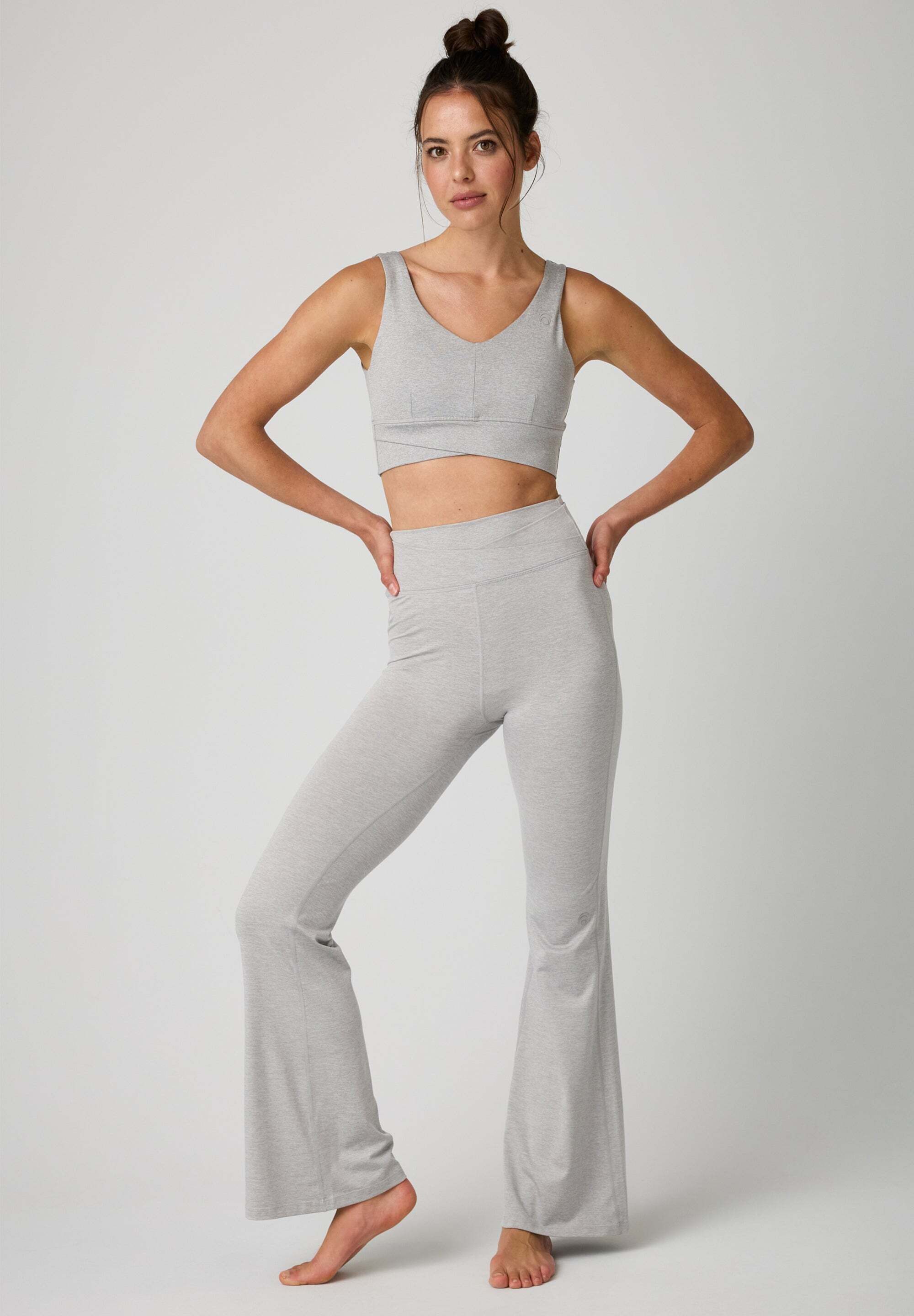 OCEANSAPART Jogger Pants Dahlia (1-tlg) mit ausgestelltem Bein