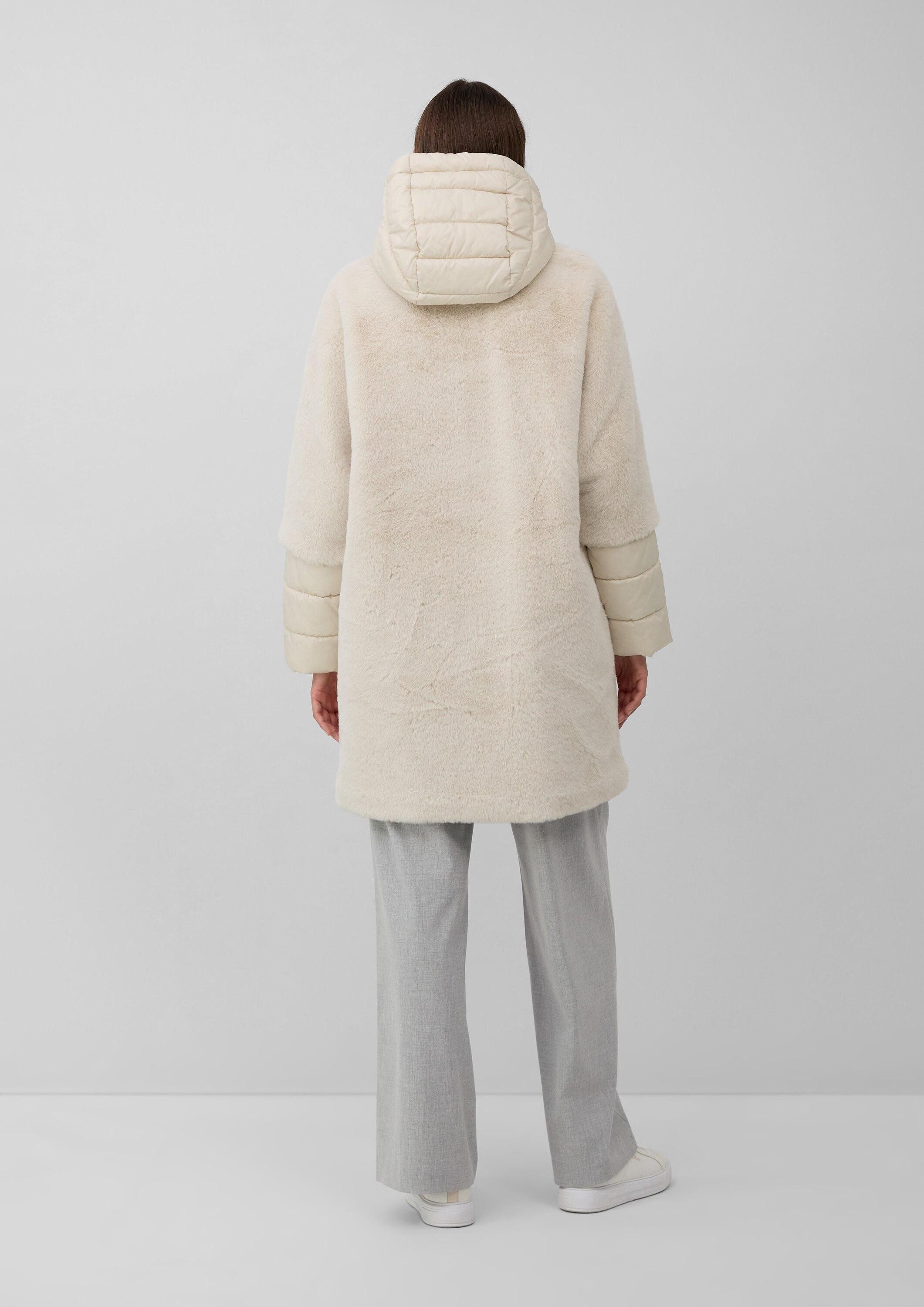 s.Oliver Funktionsmantel Outdoor-Jacke Gefütterter Teddyplüsch-Mantel mit wattierten Ärmeln