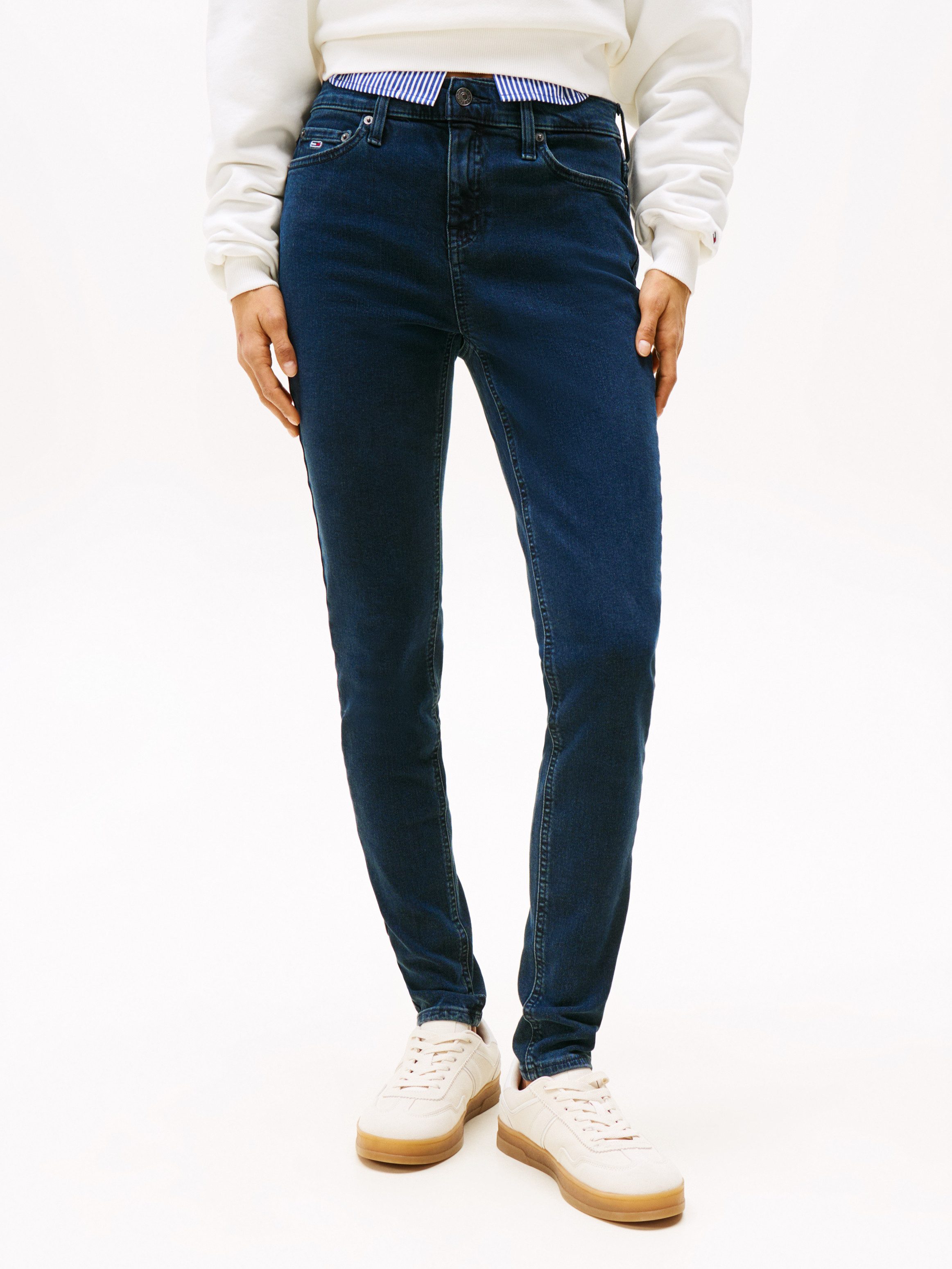 Tommy Jeans Skinny-fit-Jeans NORA MR SKNY AH1280 mit Logo-Badge, Mid Rise