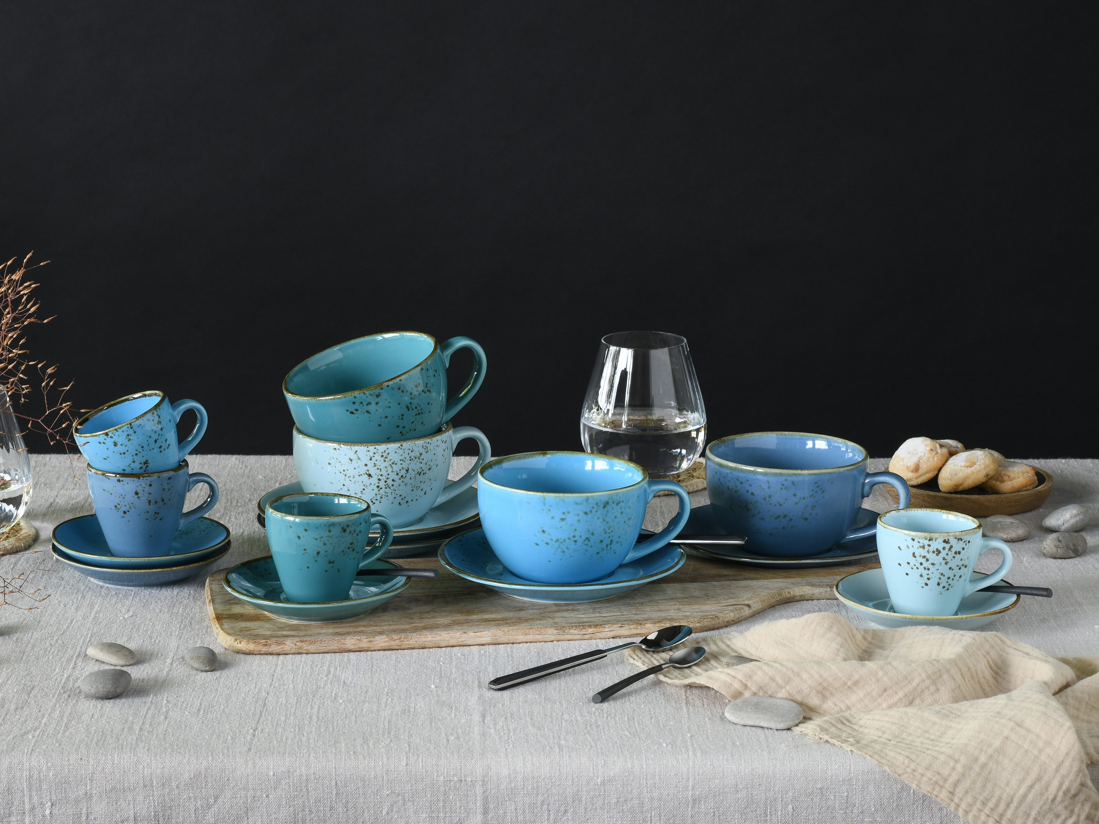 CreaTable Tasse Tassen Set NATURE COLLECTION Aqua, 16-tlg., Steinzeug, Bistrotassen, 4 Cappuccinotassen, 4 Espressotassen, je mit Untertassen