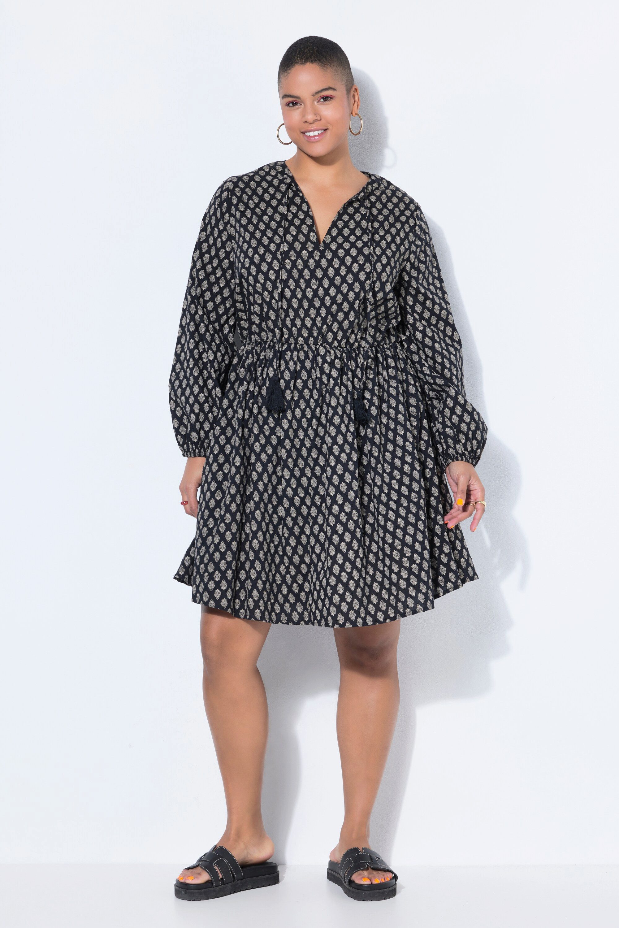 Studio Untold Jerseykleid Kleid kurze bequeme Passform Struktur und Muster