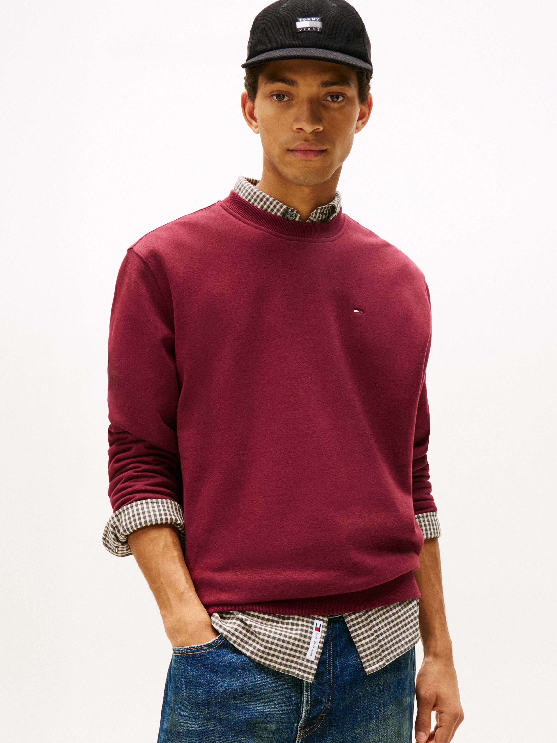 Tommy Jeans Sweatshirt TJM REG S FLAG CREW Mit besticktem Markenlogo auf Br günstig online kaufen