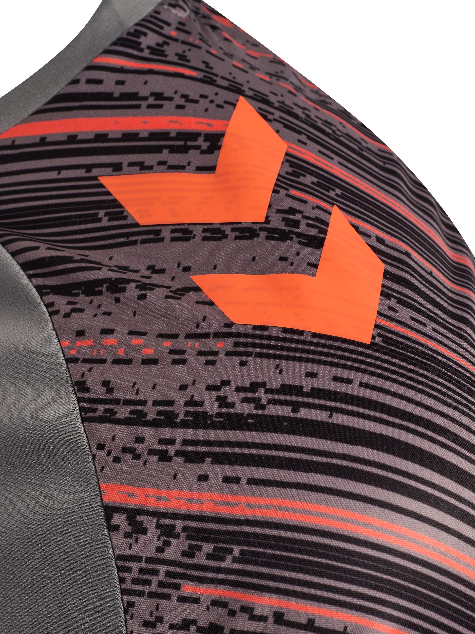 hummel Trainingsshirt HMLBLAZE PRO TRAINING JERSEY S/S (1-tlg) sportliche Passform, atmungsaktiv, schnell trocknend