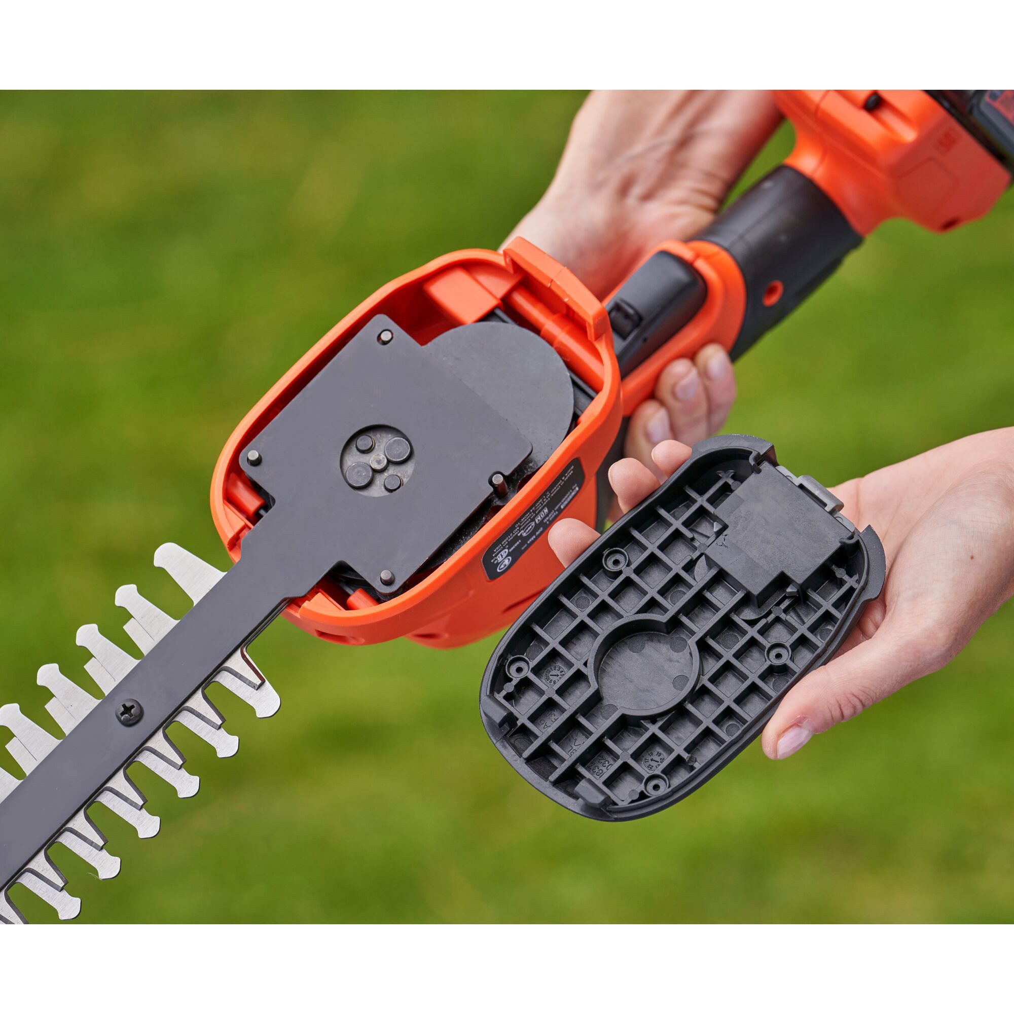 Black + Decker Astschere BLACK+DECKER Akku-Grasschere und -Strauchschere