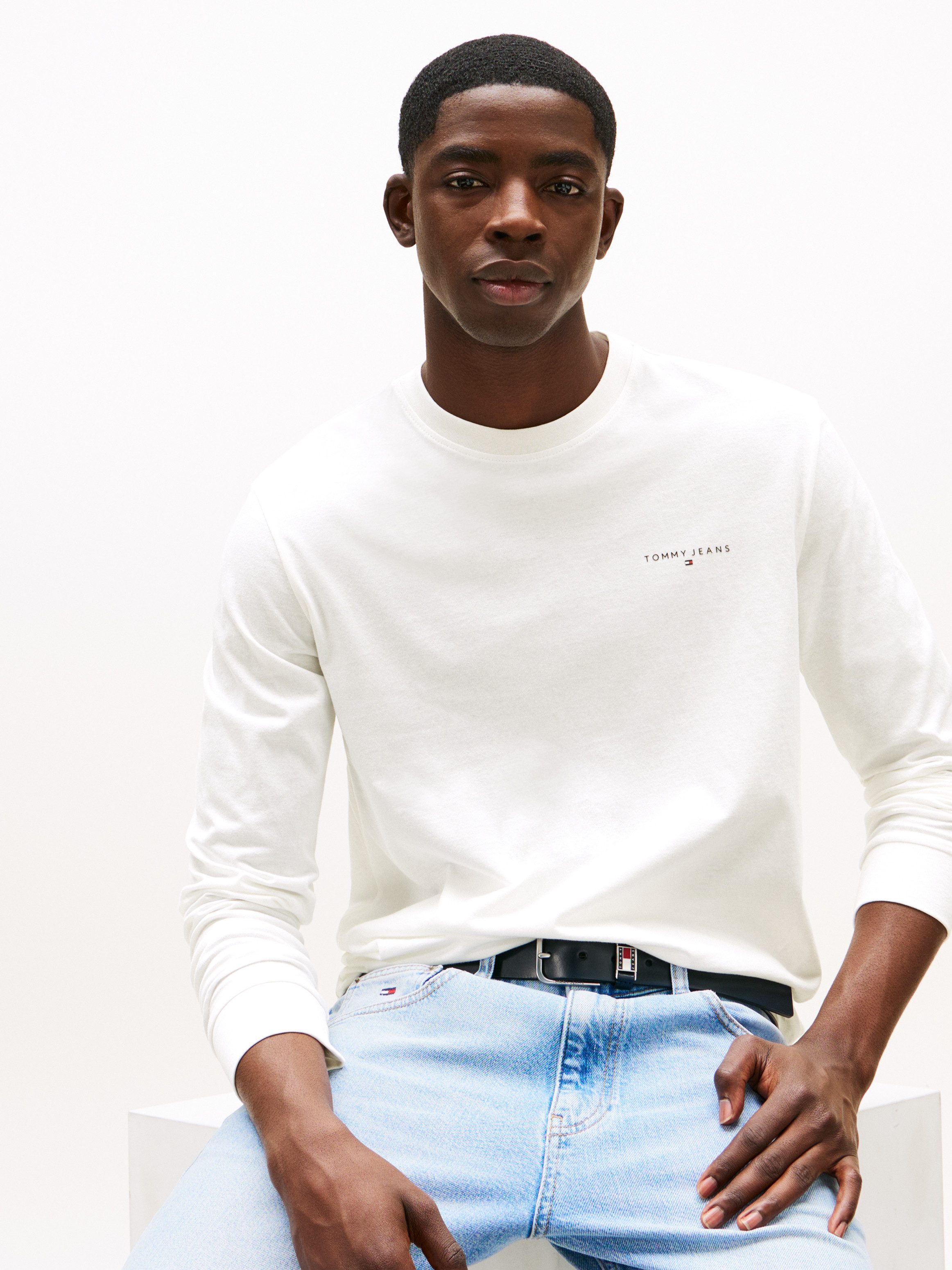 Tommy Jeans Langarmshirt TJM SLIM CHEST LINEAR LS TEE EXT Mit Rundhalsaussc günstig online kaufen