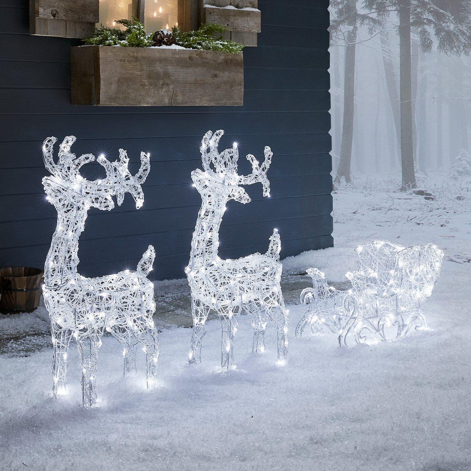 Lights4fun LED-Dekofigur LED-Rentiere mit Schlitten Swinsty, Weihnachtsbeleuchtung, Höhe Rentiere: 70cm