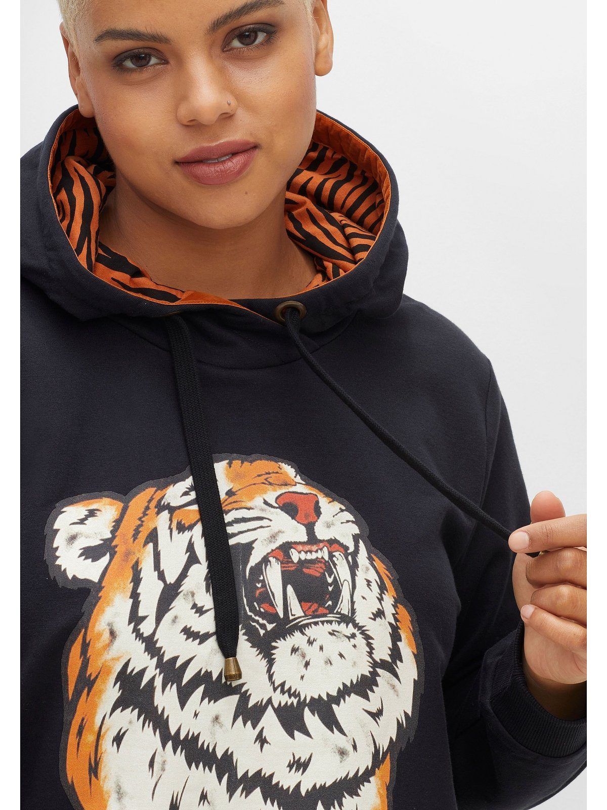 sheego by Joe Browns Kapuzensweatshirt mit Animal-Frontdruck Große Größen