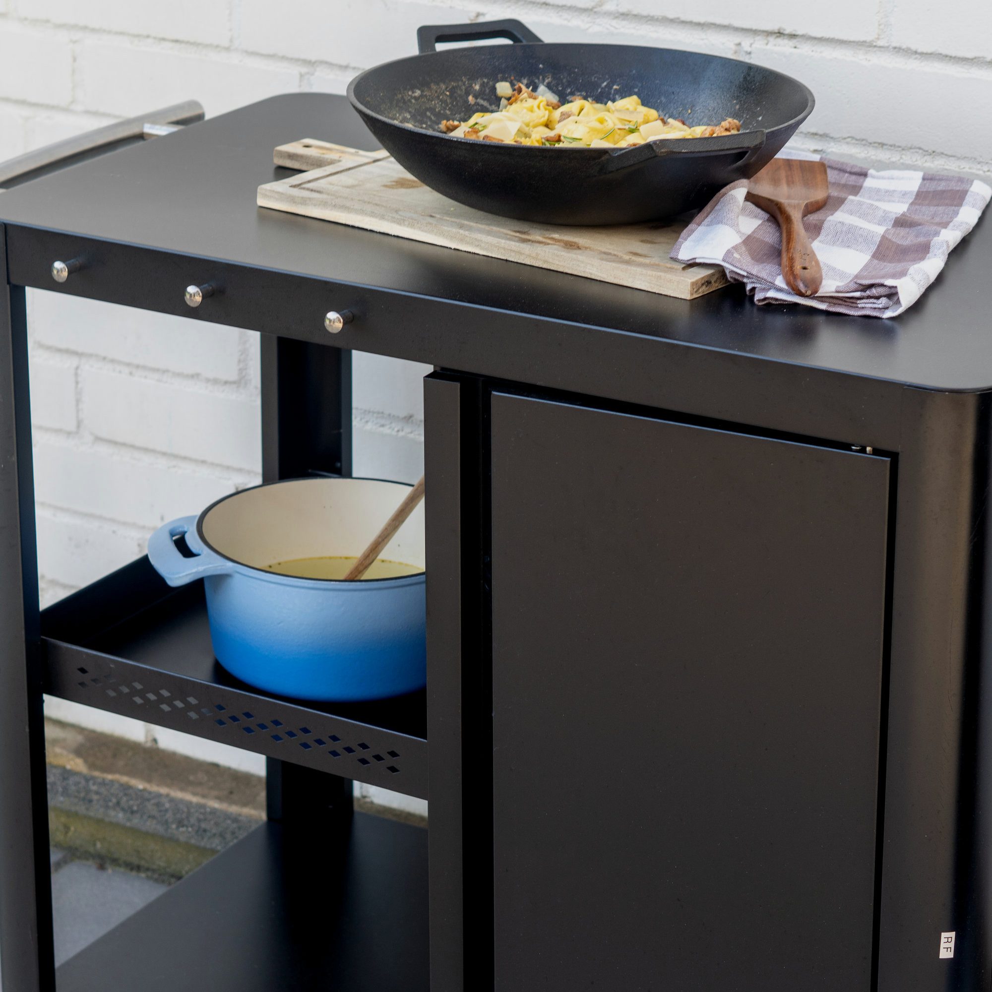 BBQ-Toro Grillablagetisch Grillwagen 95 x 50 x 80 cm, Schwarz Grilltisch, Grill Beistelltisch (1-St), Mit Griff