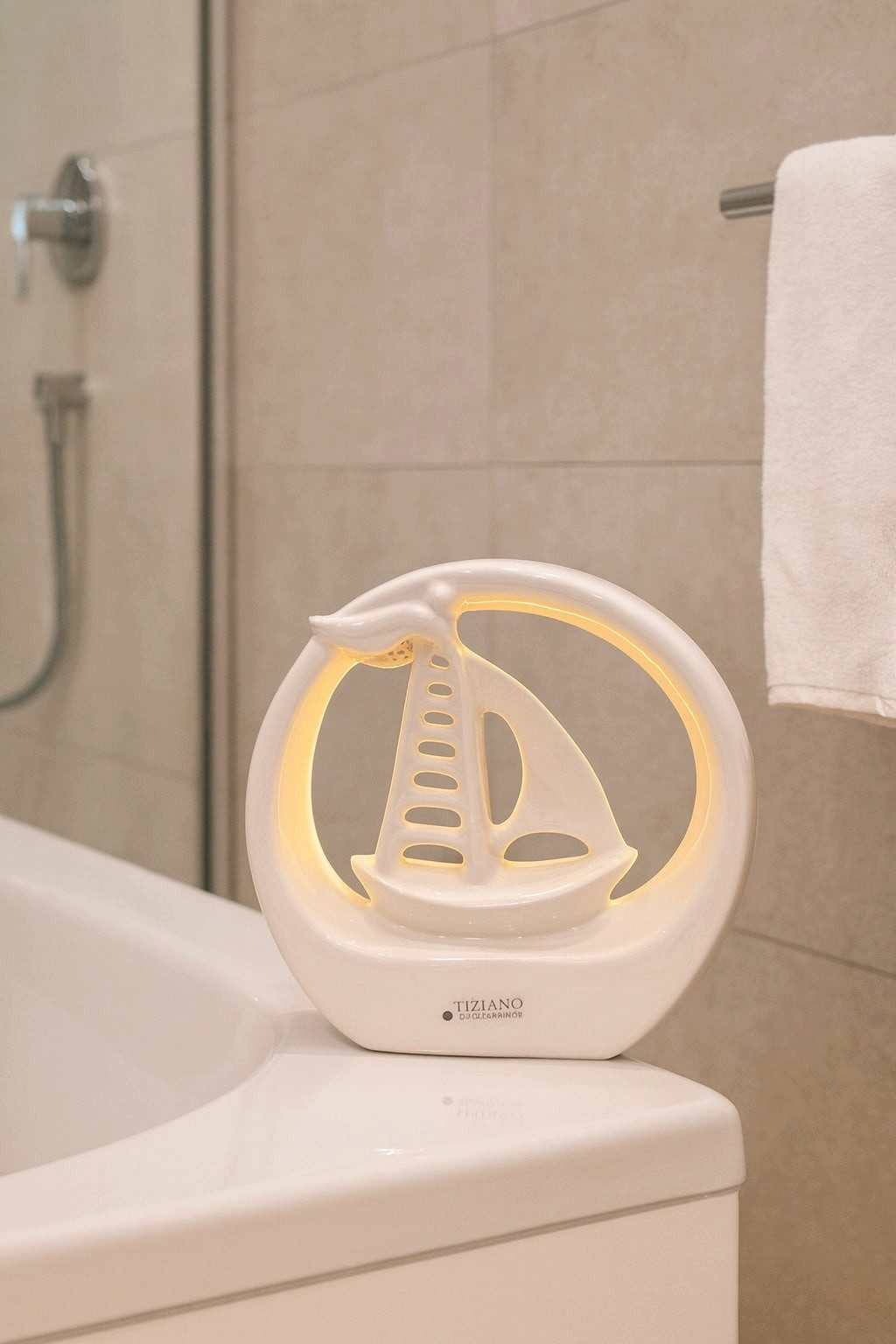 TIZIANO - DESIGN & EMOTIONS Dekofigur Dekoboot Casali im Ring LED creme-weiß