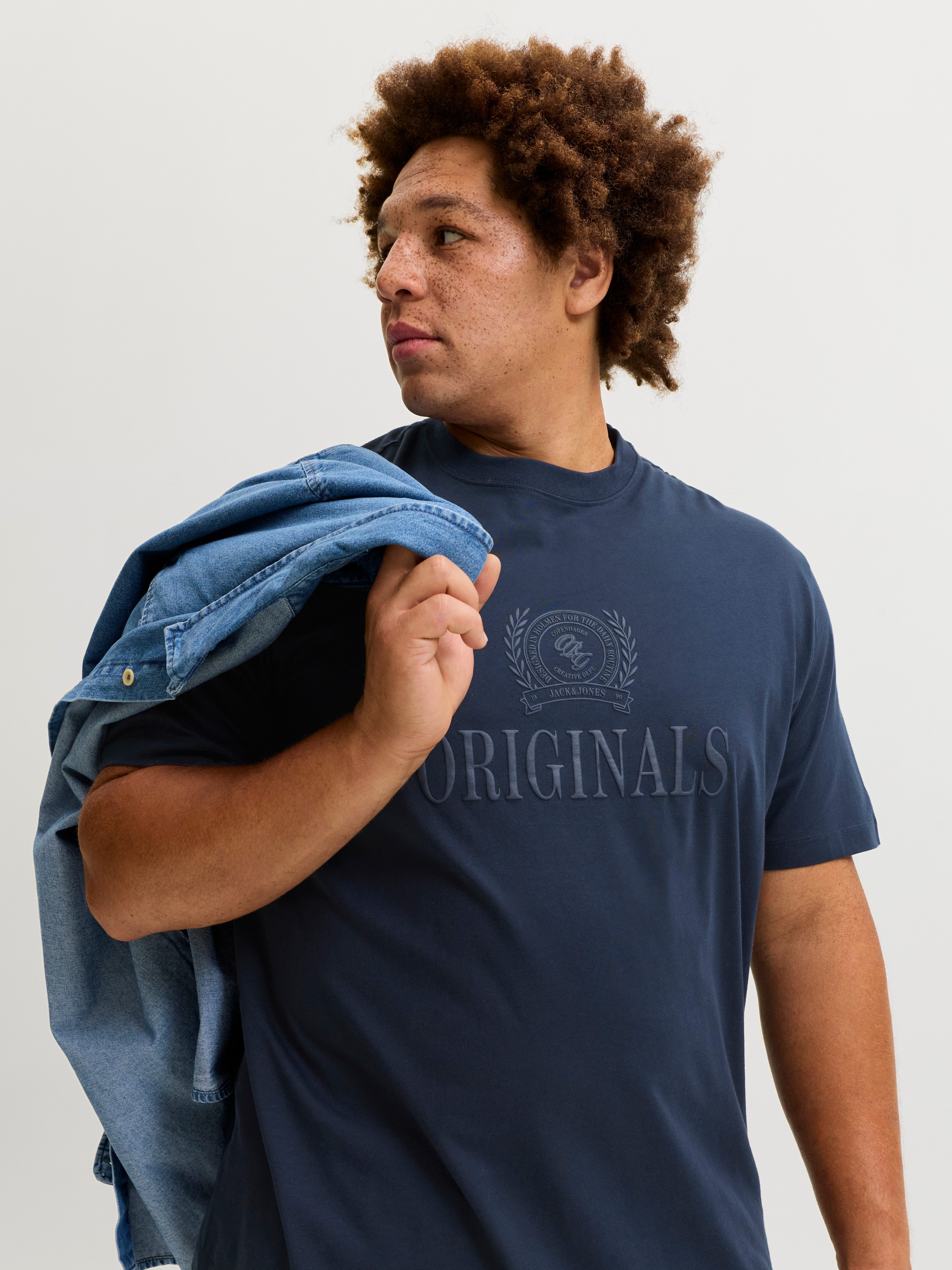 Jack & Jones PlusSize T-Shirt JORFREDERIKSBERG MONOGRAM TEE SS CN PLS Baumwolle – Bild 2 von 5