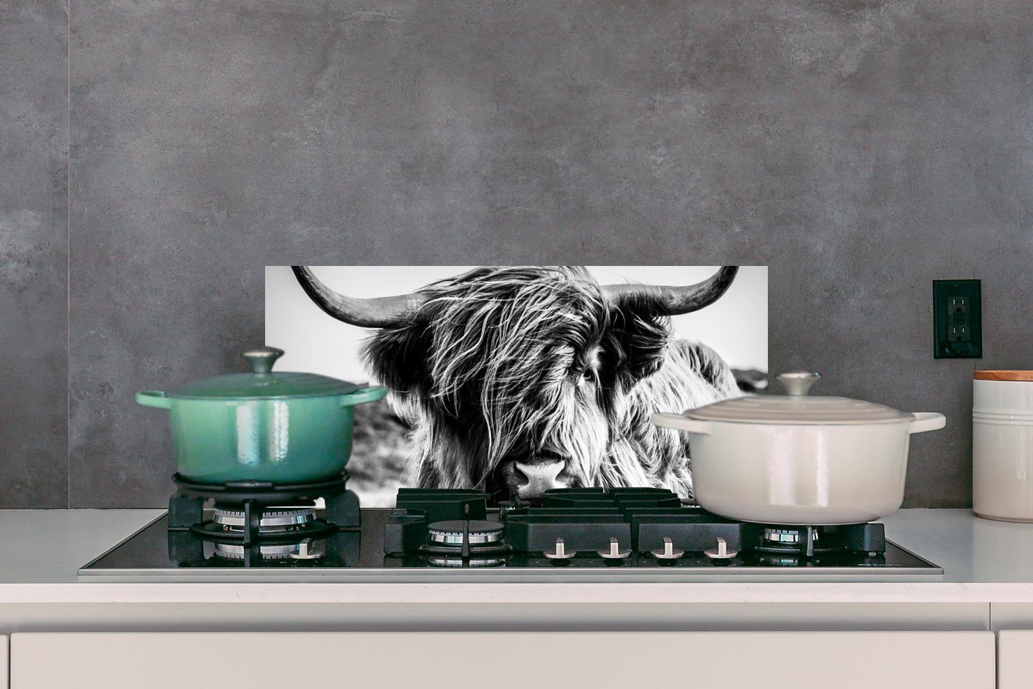 Weiß MuchoWow (1-tlg), und -, - Schwarz Fett Tier - Schottischer - - 60x30 Wandschutz, Natur Kuh Schmutzflecken cm, - Küchen Hochländer gegen für Küchenrückwand