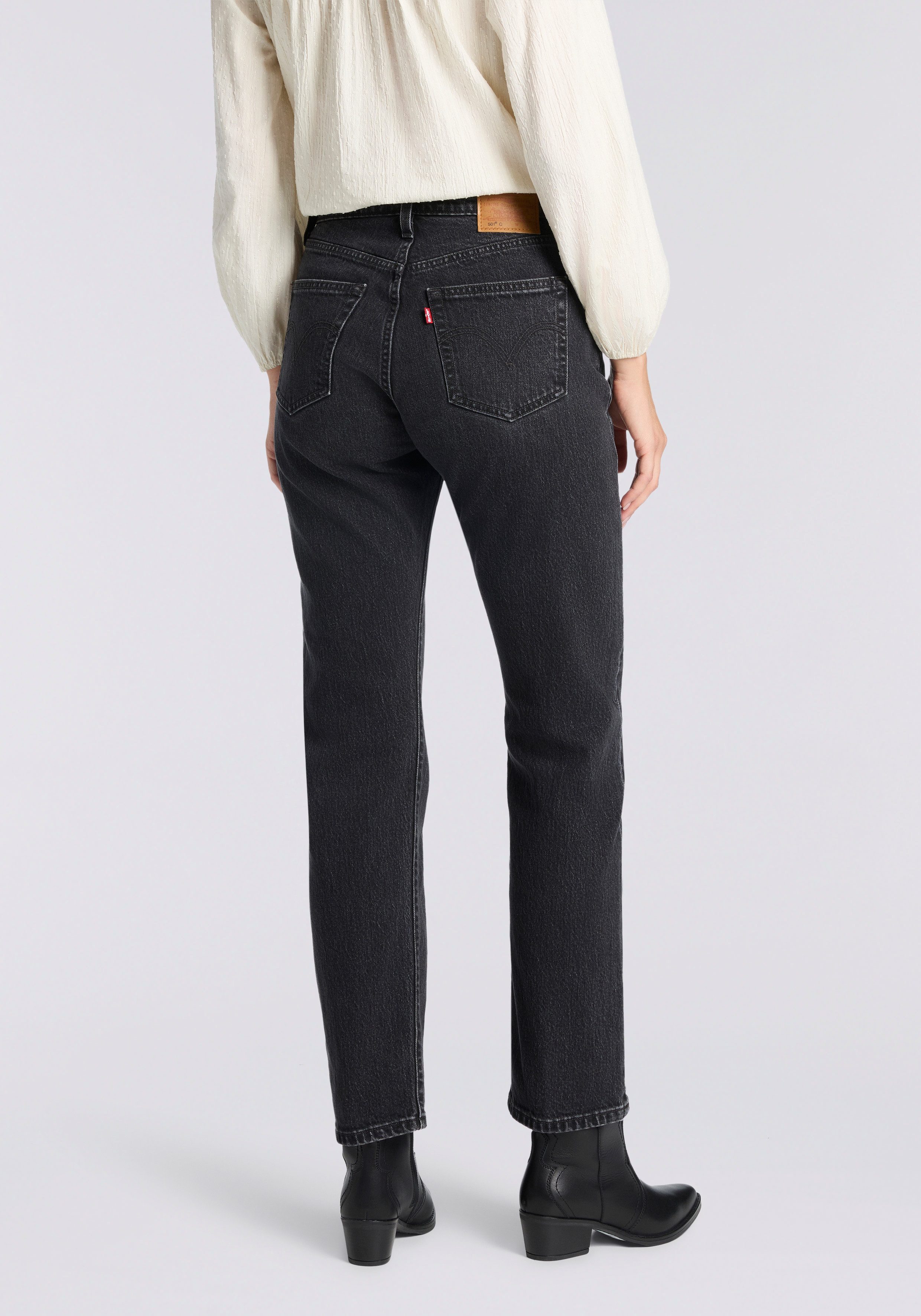 Levi's® Stretch-Jeans LV Jeans 501 CURVE BLACKS Die Passform schmeichelt kurvigen Figuren – Bild 3 von 5