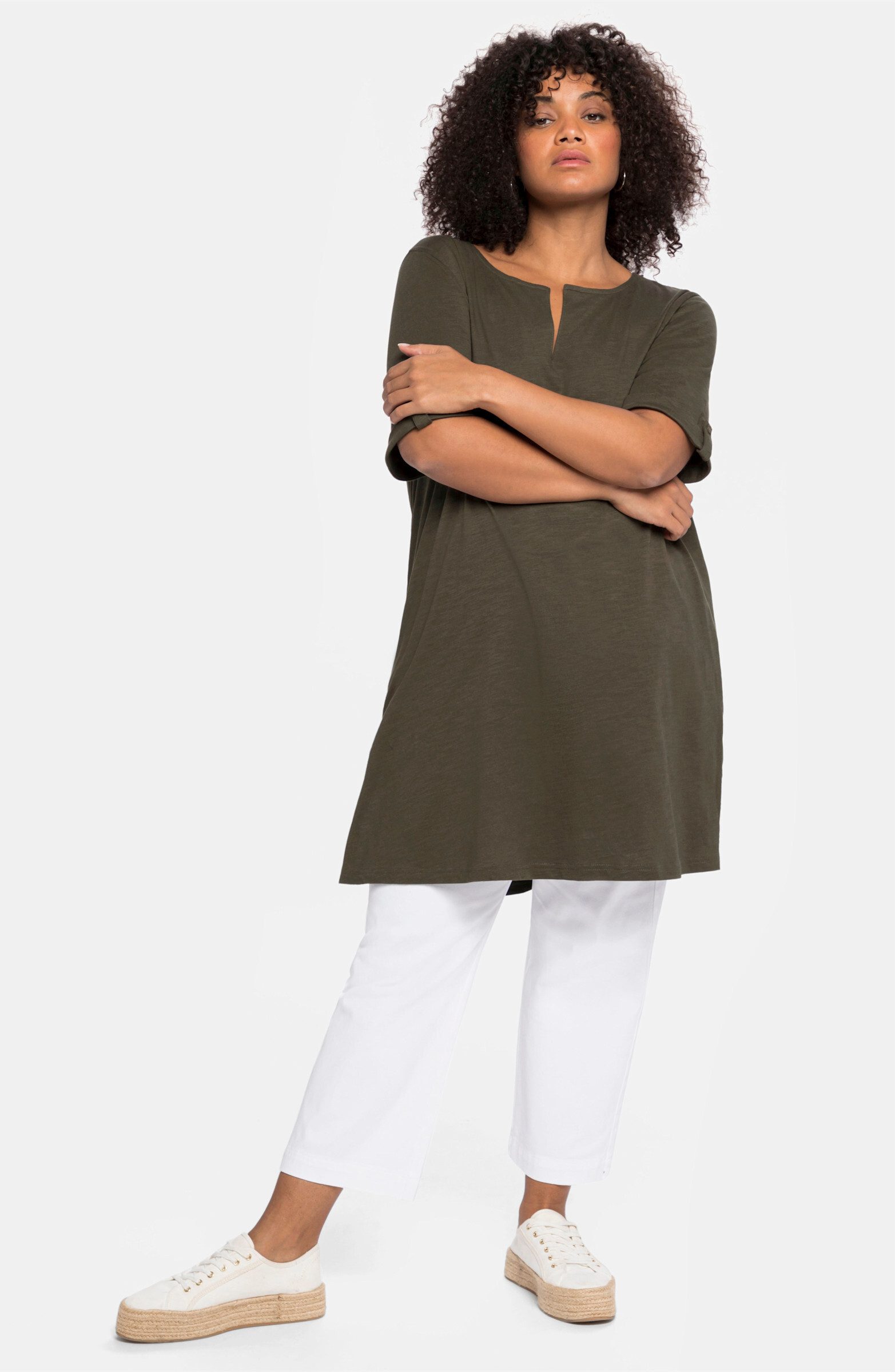 Sheego T-Shirt Longshirt . mit geschlitztem Ausschnitt günstig online kaufen