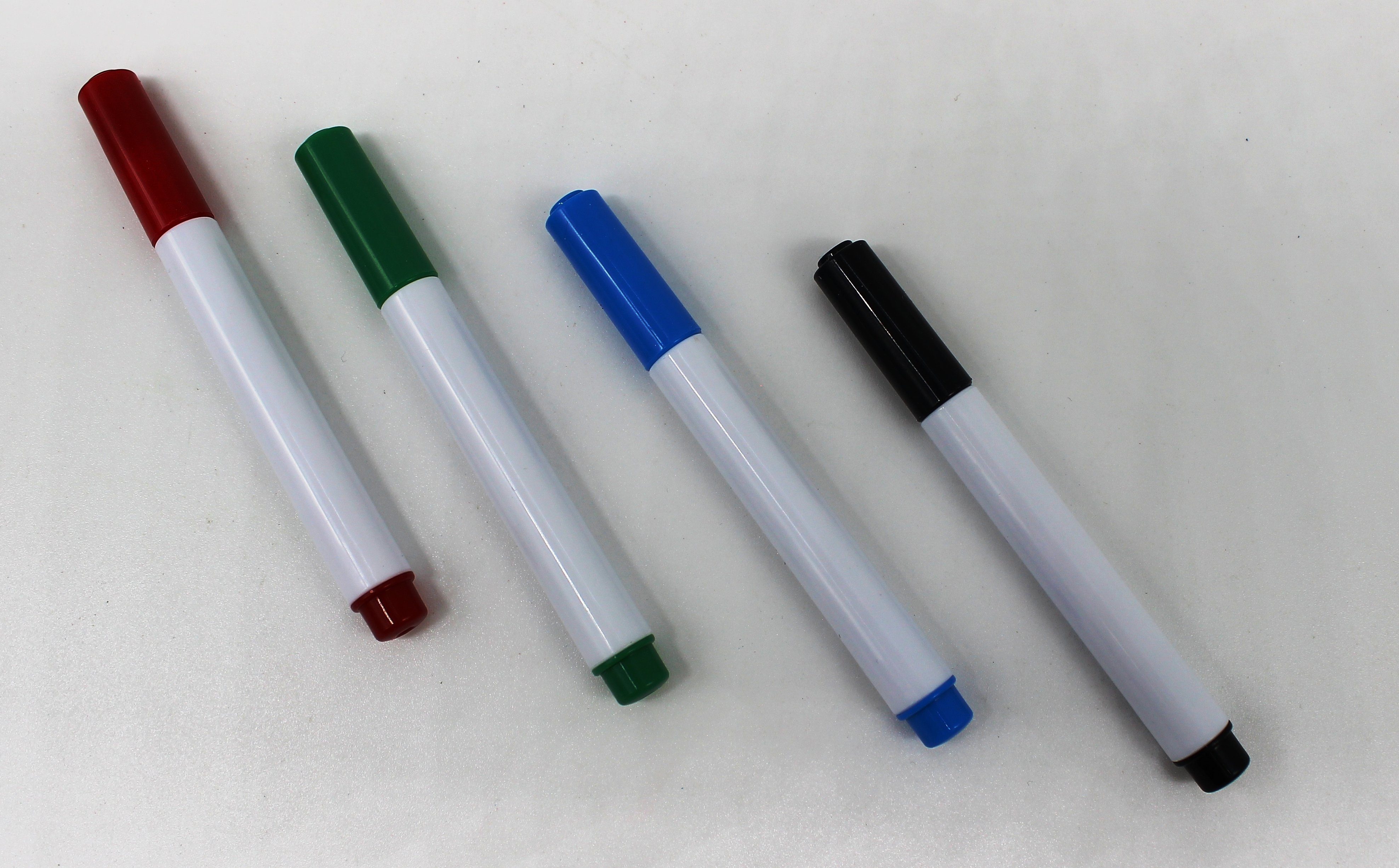 Luna24 simply great ideas... Globus Interaktiver, Lern-Globus "Color My World" mit Stickern und Stiften.
