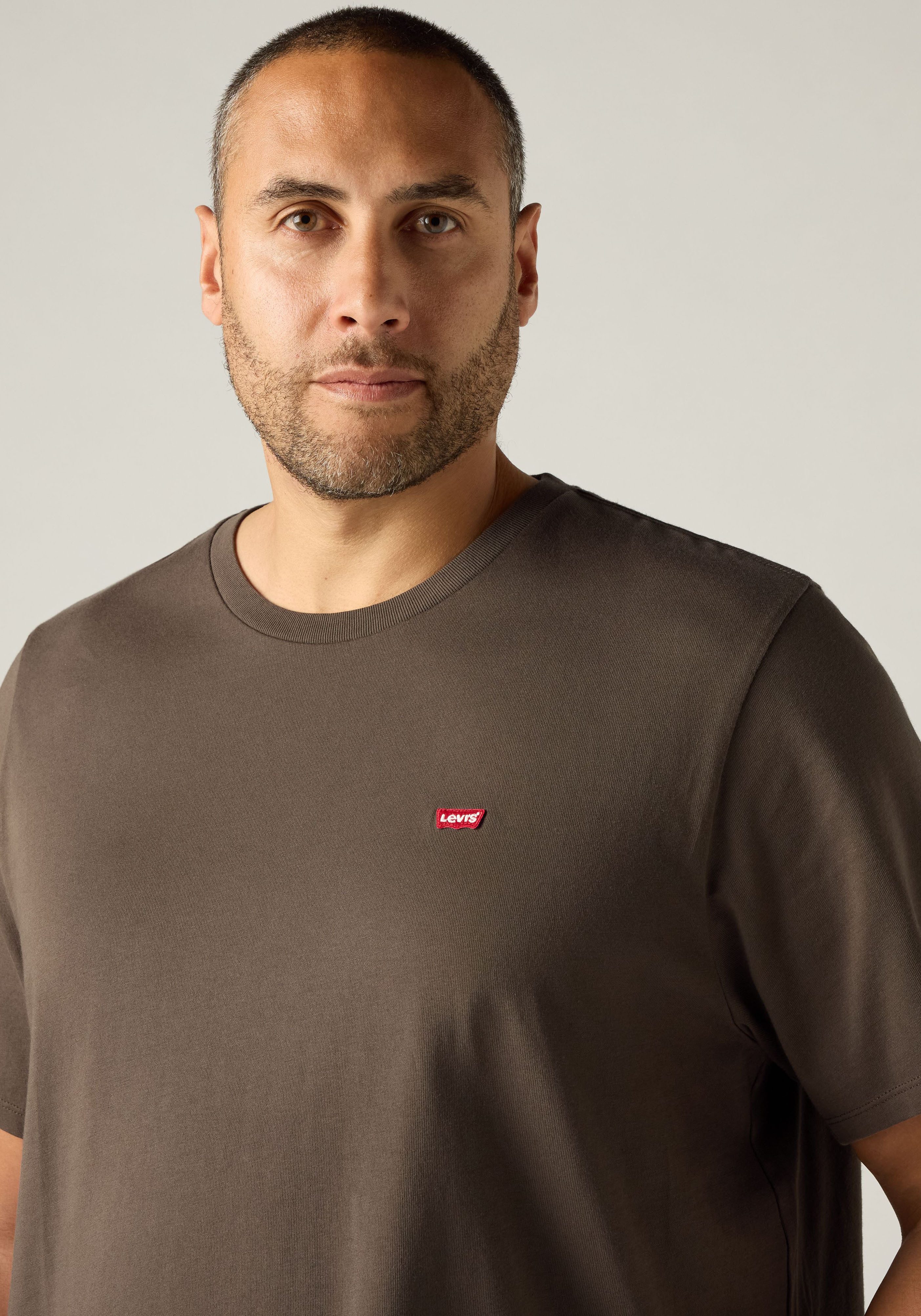 Levi's® Plus T-Shirt LE BIG ORIGINAL HM TEE mit Logo Stickerei – Bild 4 von 5