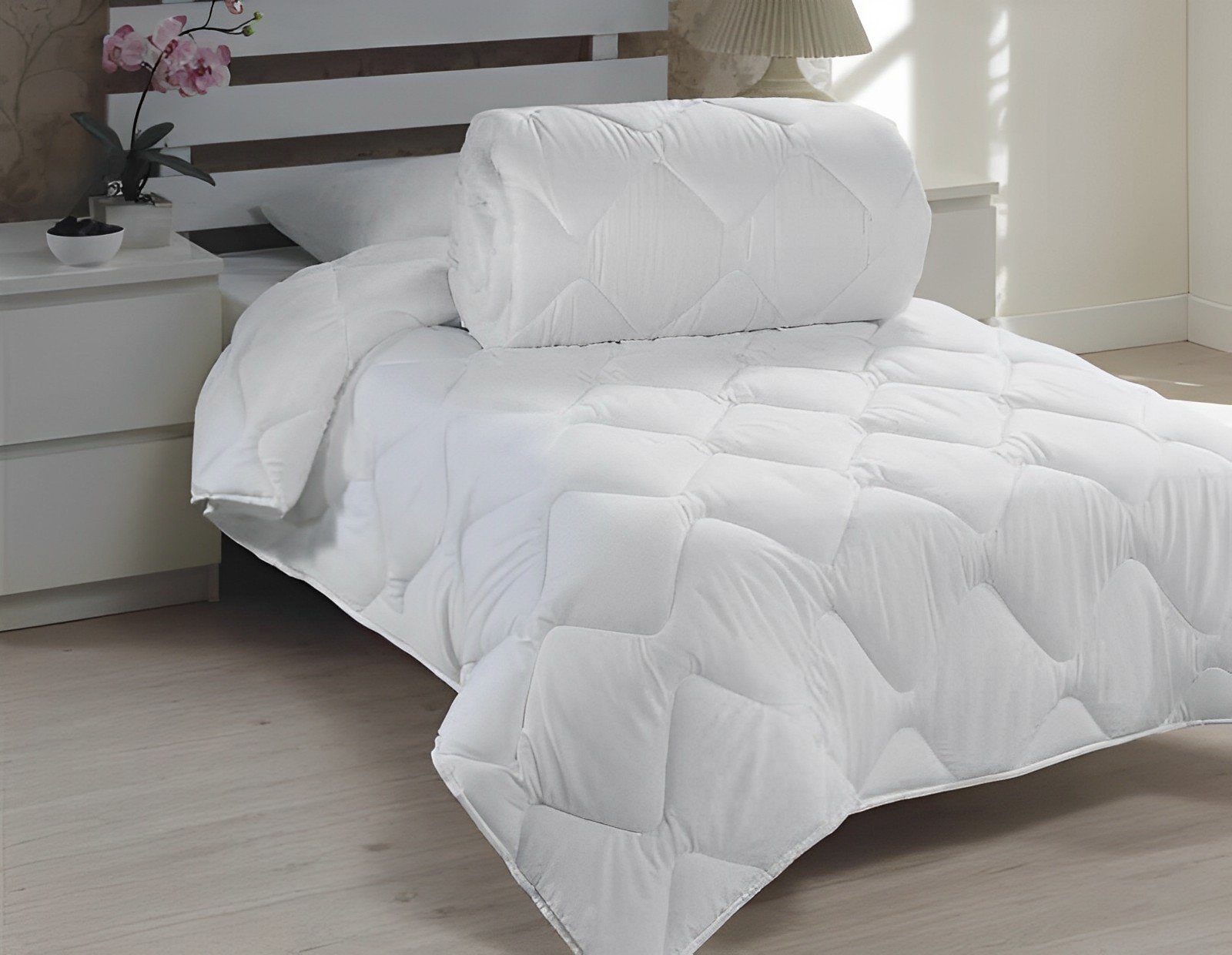 Dekonaz Microfaserbettdecke Kristal by TAC, Bettdecke für 1 Person Polyester, 155cm x 200cm, Füllung: Polyester, Für Sommer und Winter hergestellt