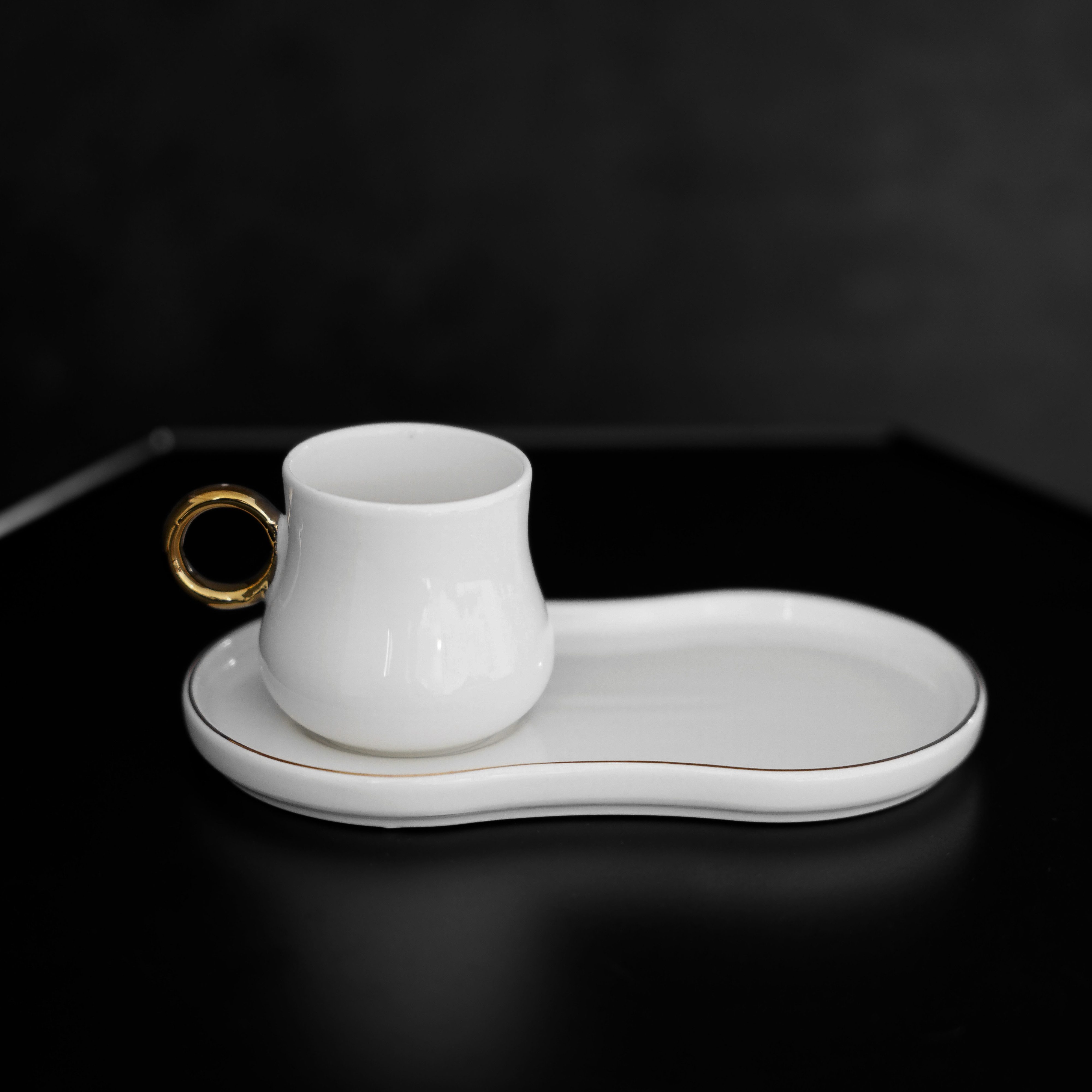 Mulex Kaffeeservice 12-teiliges Mokkatassen-Set aus Porzellan - 100 ml, Weiß/Gold (12-tlg), 6 Personen, Porzellan, 6x Mokkatassen, 6x Untertassen