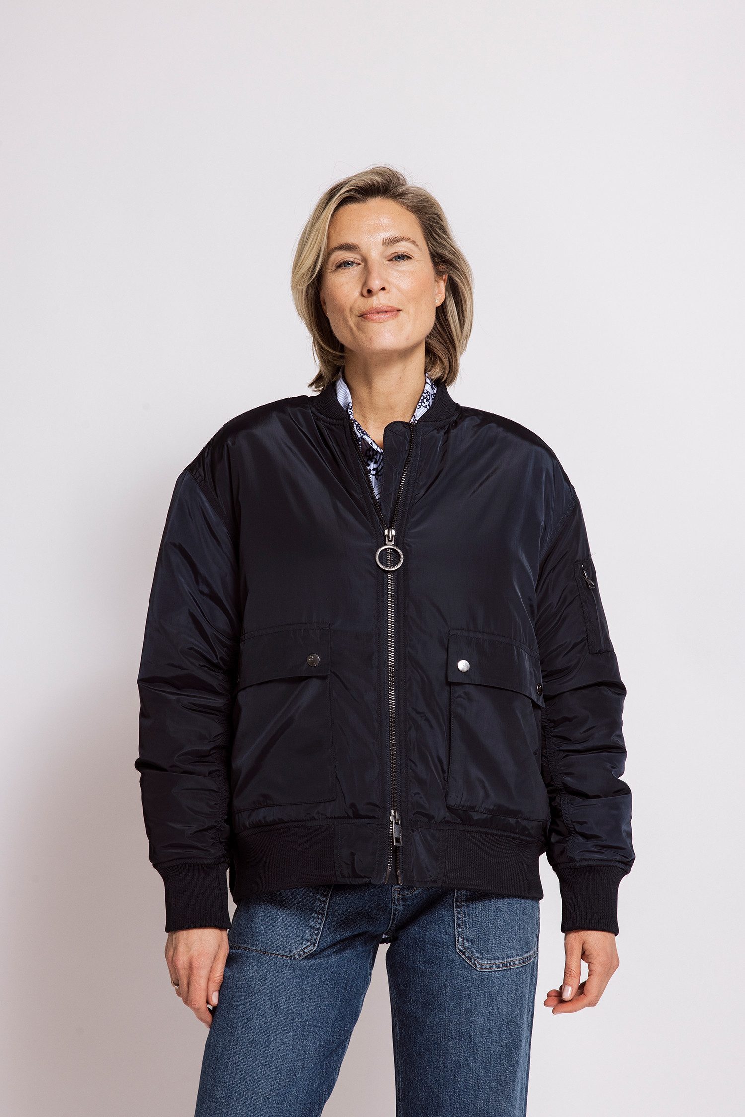 Zhrill Jackenblazer JULIE LOOSE Blouson - Casual Stil, lockere Passform, aus Kunstfaser, unifarben