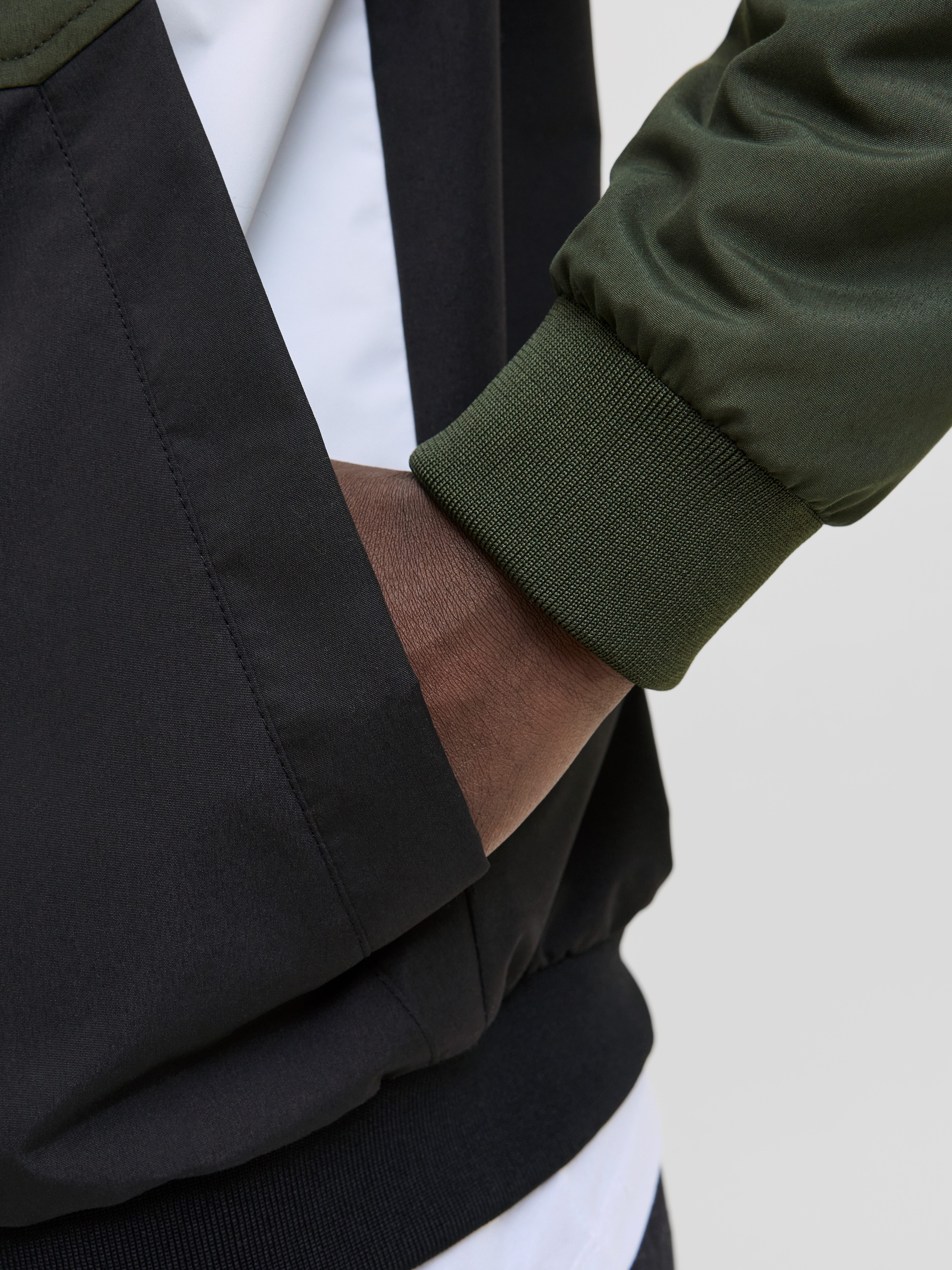 Jack & Jones Blouson JJERUSH mit Kapuze Kunstfaser, regular fit