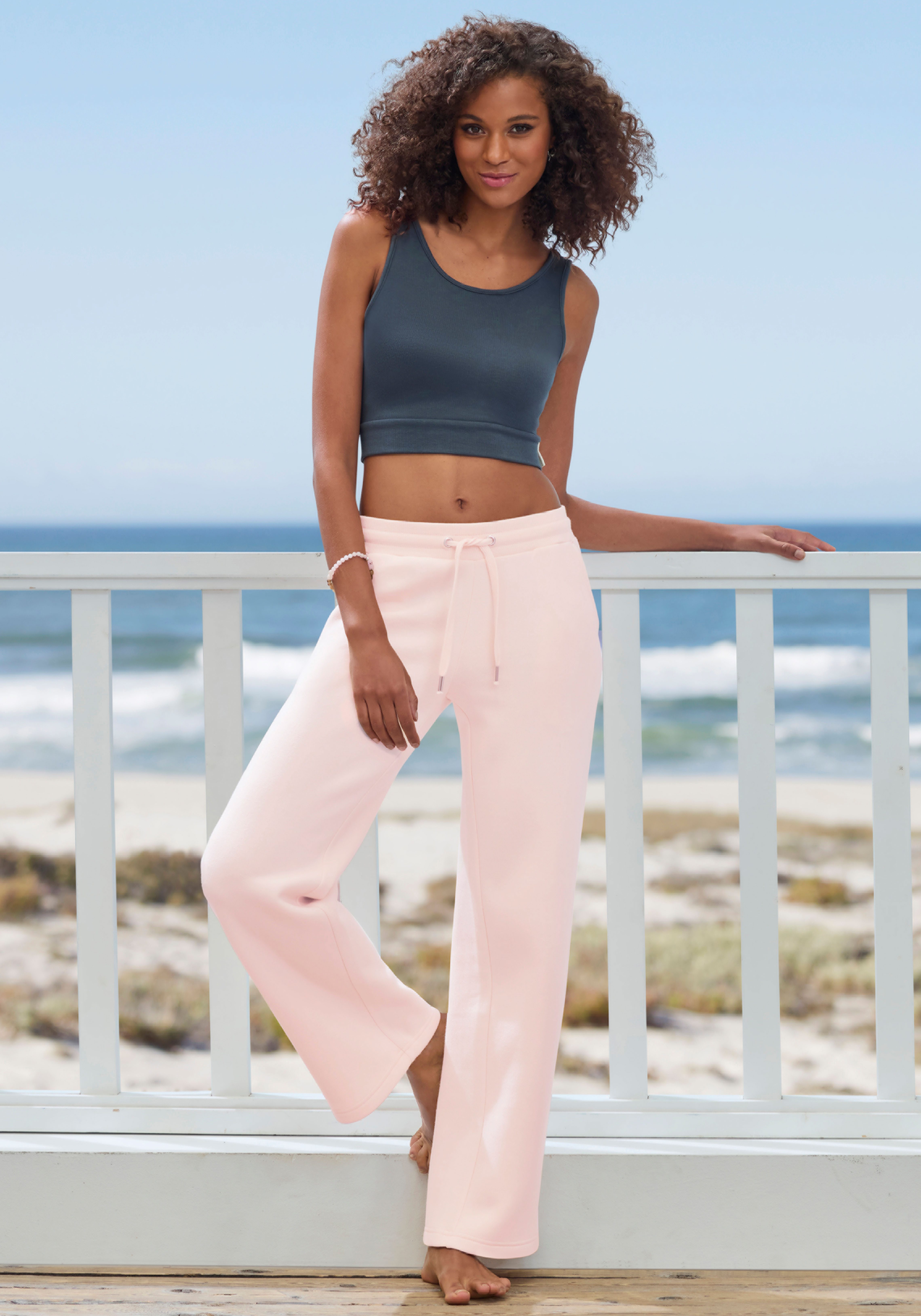H.I.S Relaxhose mit weitem Bein und aus ultraweicher Sweatqualität, Loungewear
