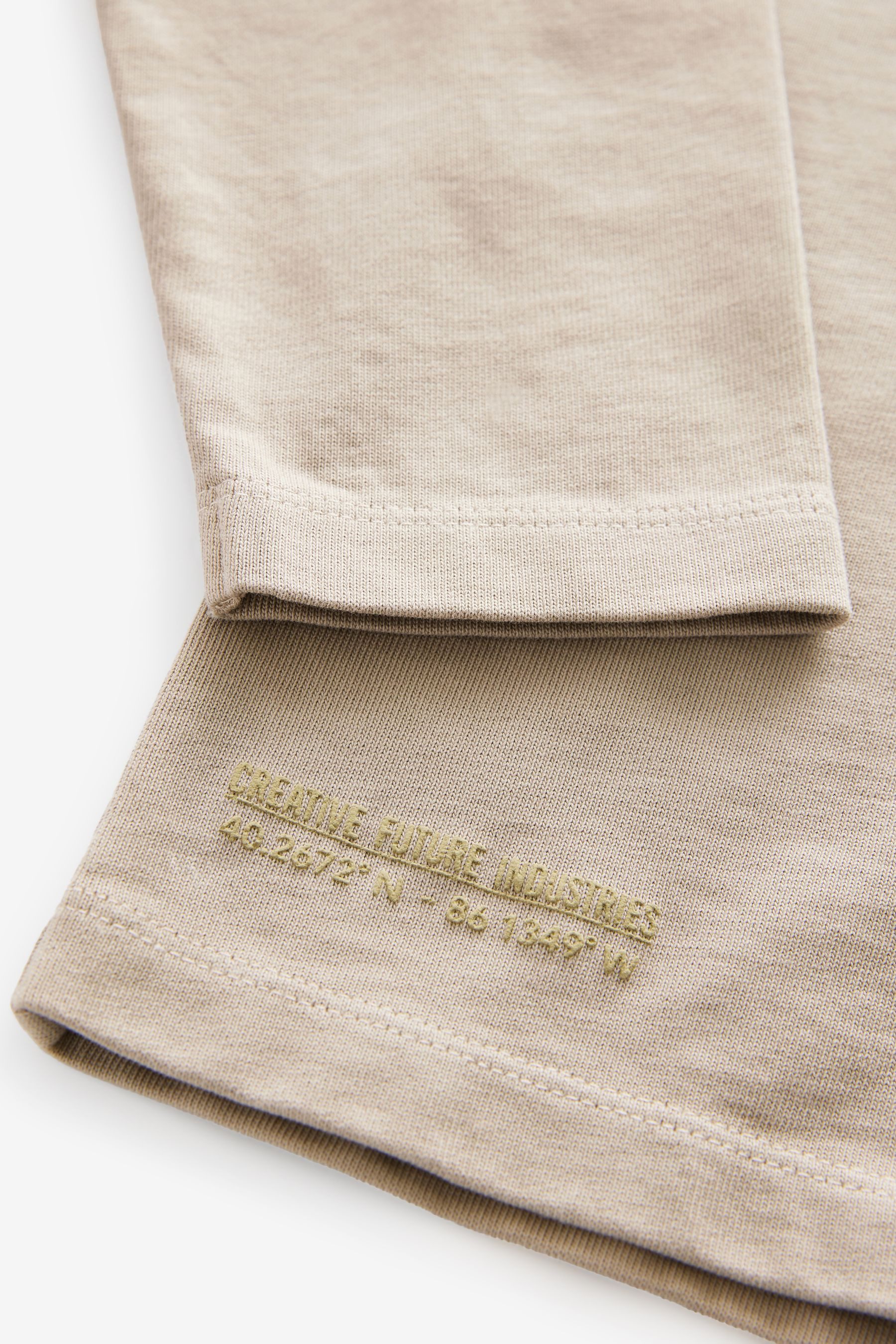 Next Langarmshirt Langärmliges, schweres, gewaschenes T-Shirt (1-tlg)