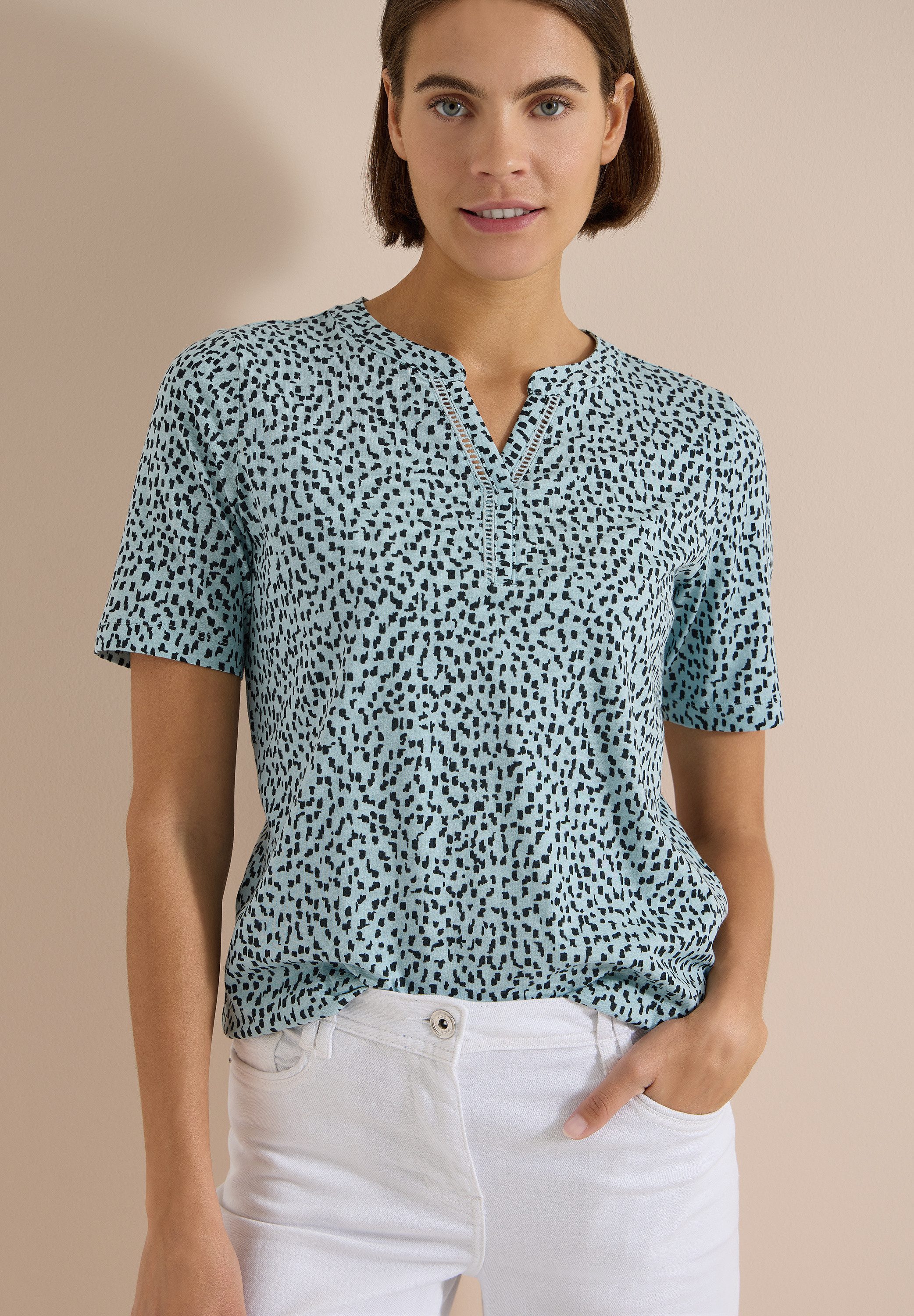 CECIL Kurzarmshirt Sommershirt mit Split Neck und Minimalprint