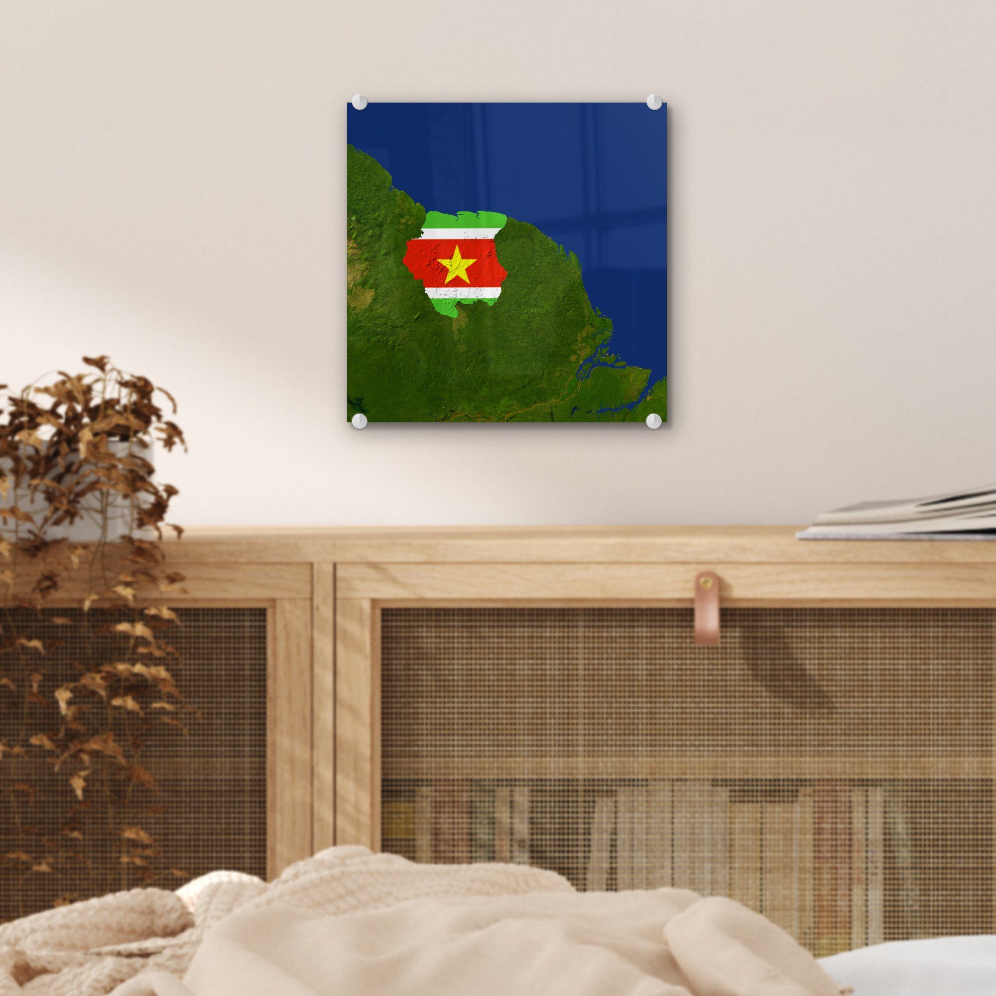 MuchoWow - Glasbilder Landes (1 Wanddekoration Bilder Acrylglasbild Glas - Foto auf des Glas mit - der Flagge Satellitenbild Suriname Wandbild Ein darüber, auf St), von