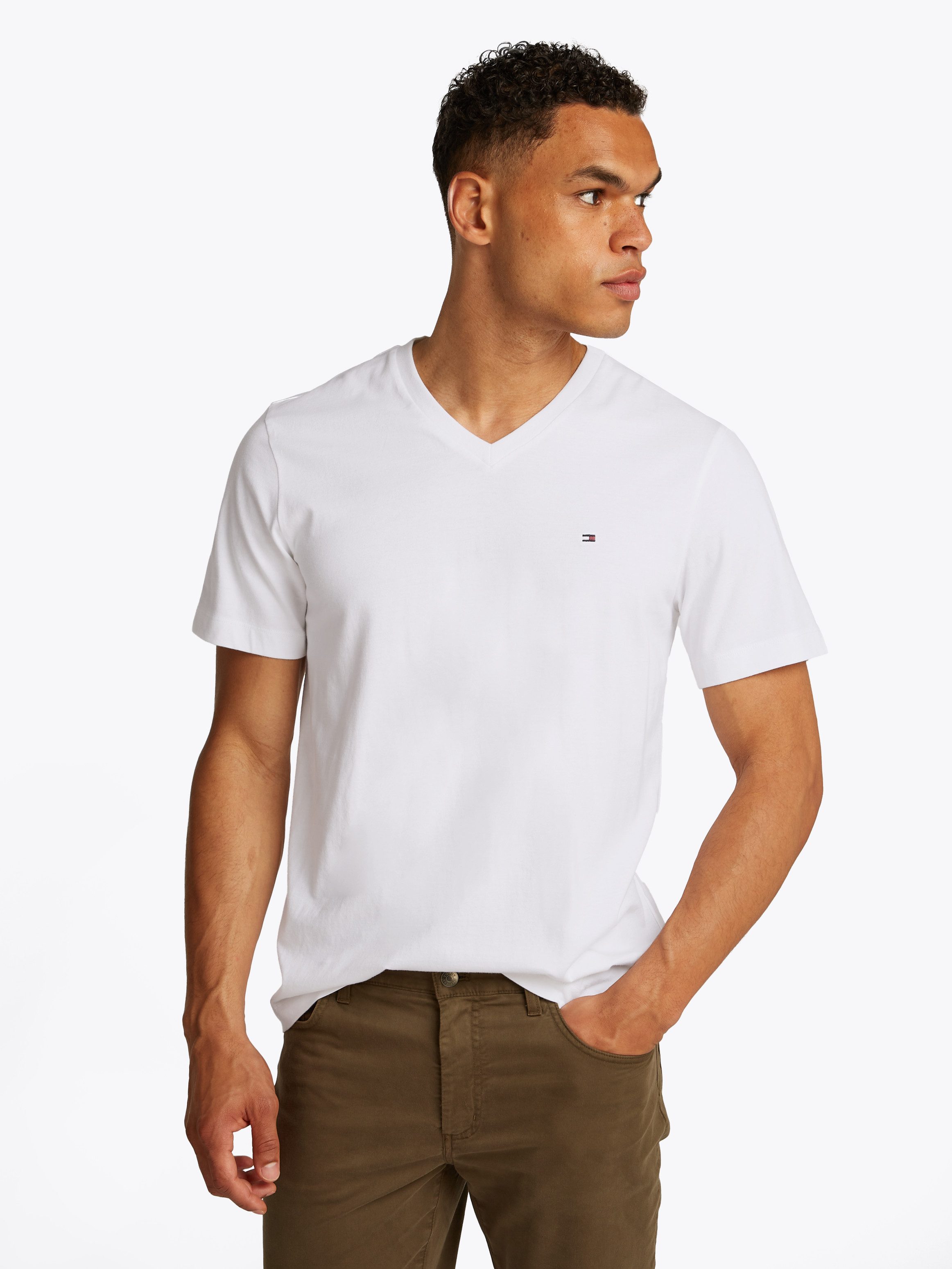 Tommy Hilfiger V-Shirt ESSENTIAL V-NECK TEE mit V-Ausschnitt und Markenlabe günstig online kaufen