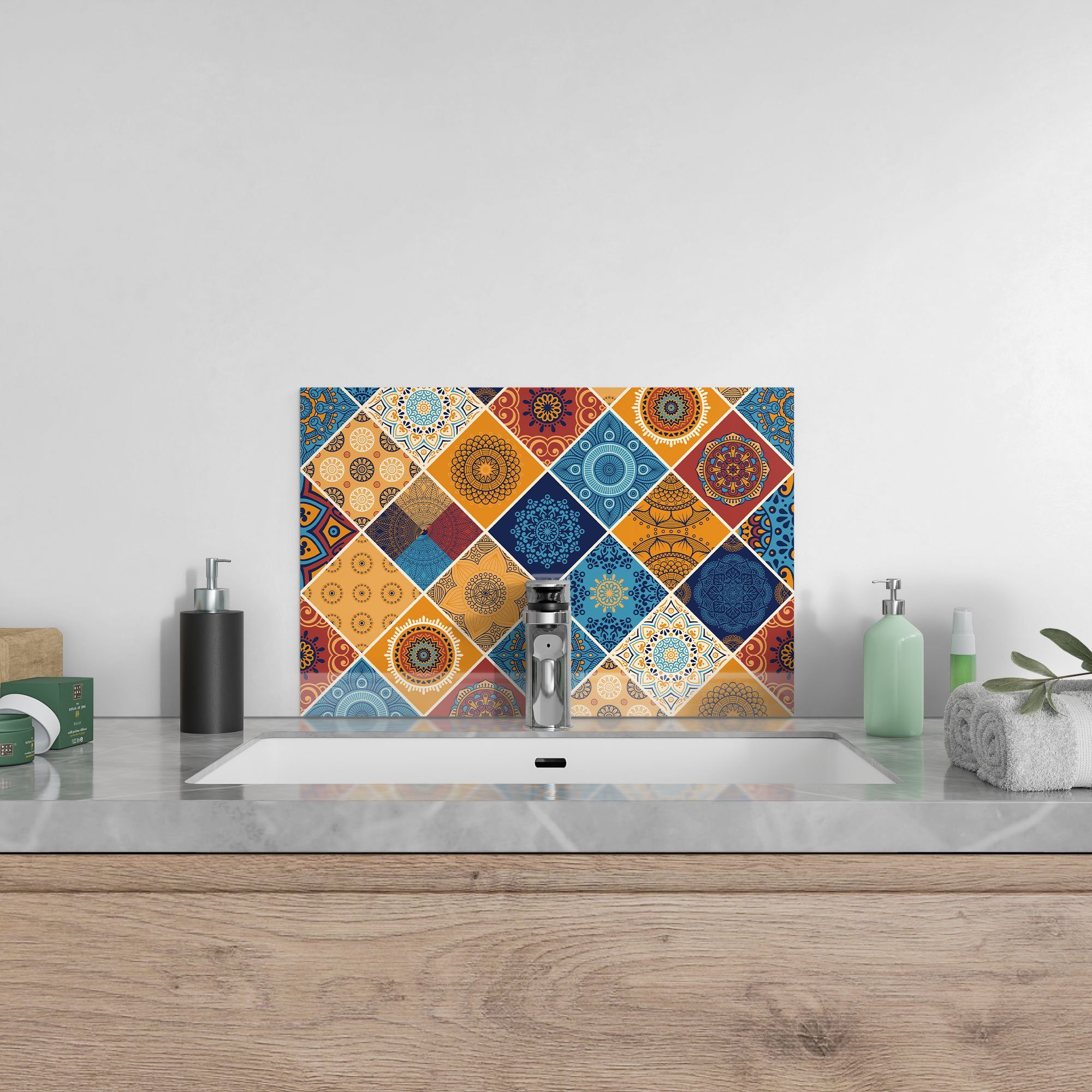 DEQORI Küchenrückwand 'Viereckiges Fliesendekor', Glas Badrückwand Spritzschutz Herdblende