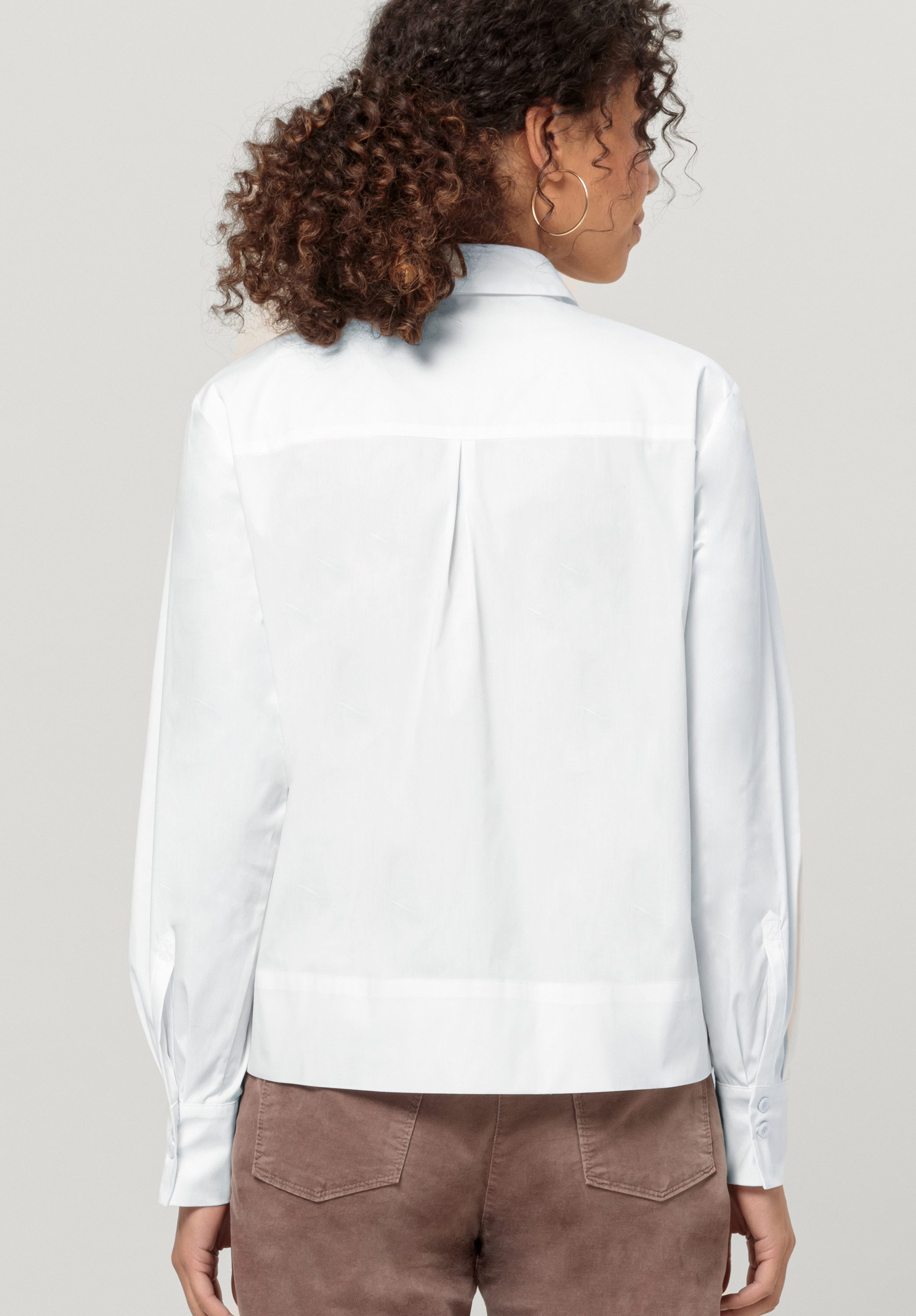 bianca Langarmbluse ANINA in angesagtem cleanem Look mit Hemdblusenkragen