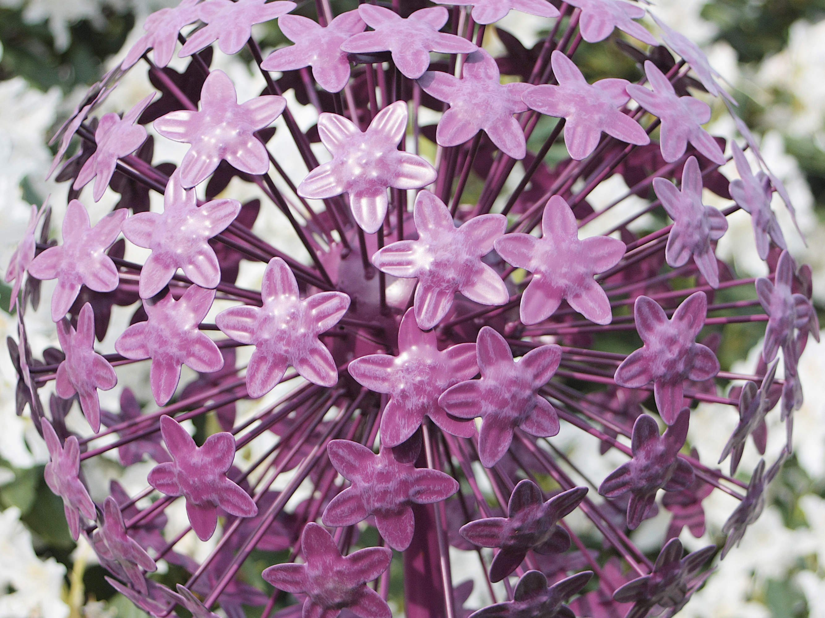 Paulslandhaus Dekokugel Pflanzstecker Allium Lila Gartenstecker Rosenkugel Metall