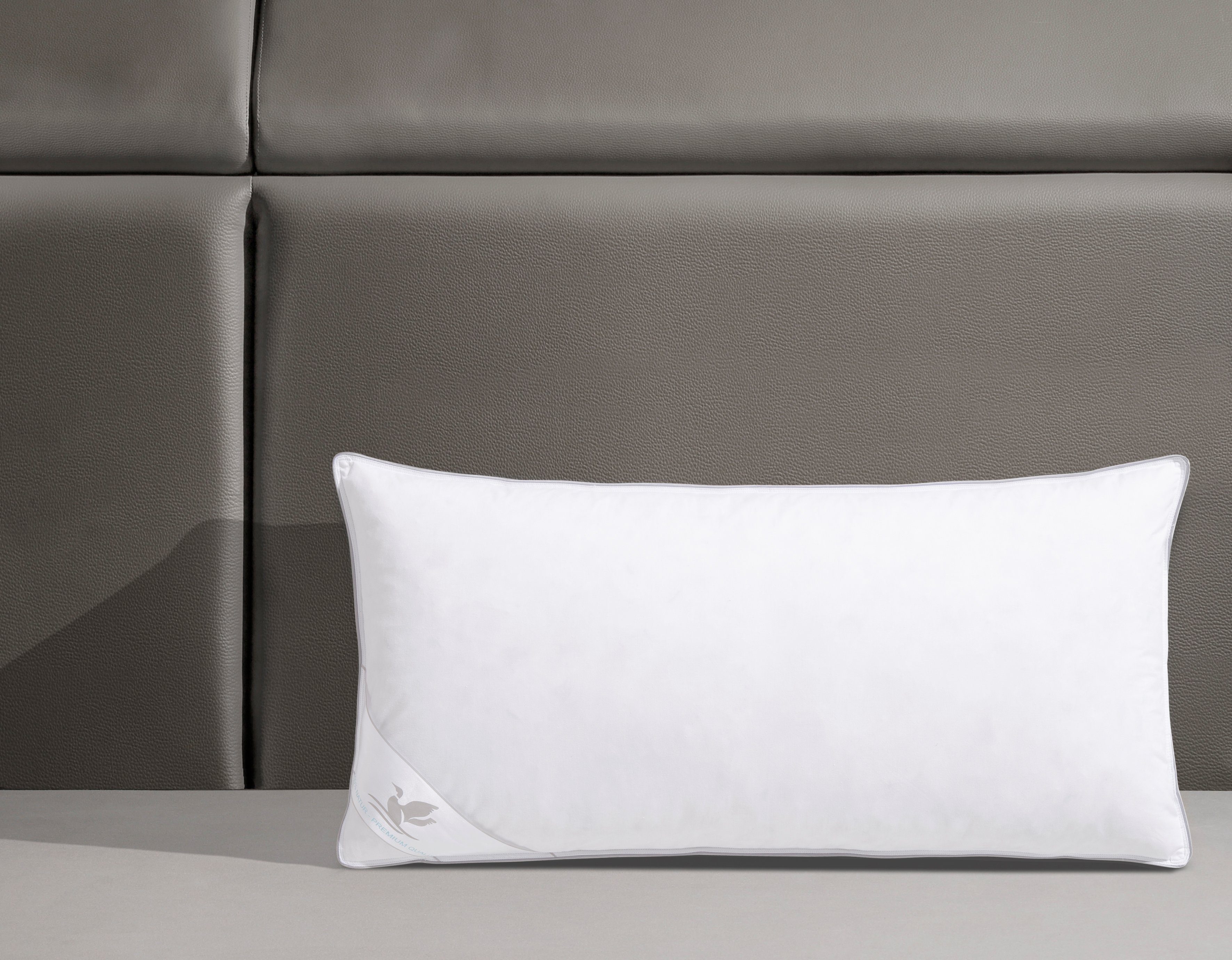 Otto Keller 3-Kammer-Kopfkissen Star, Kissen, Kopfkissen, allergiker geeignet (Hausstauballergiker), Füllung: Daunen und Federn, Bezug: Baumwolle, Bauchschläfer, Rückenschläfer, Seitenschläfer, Das 3-Kammerkissen gibt es in den Größen 40 x 80 und 80 x 80 cm.