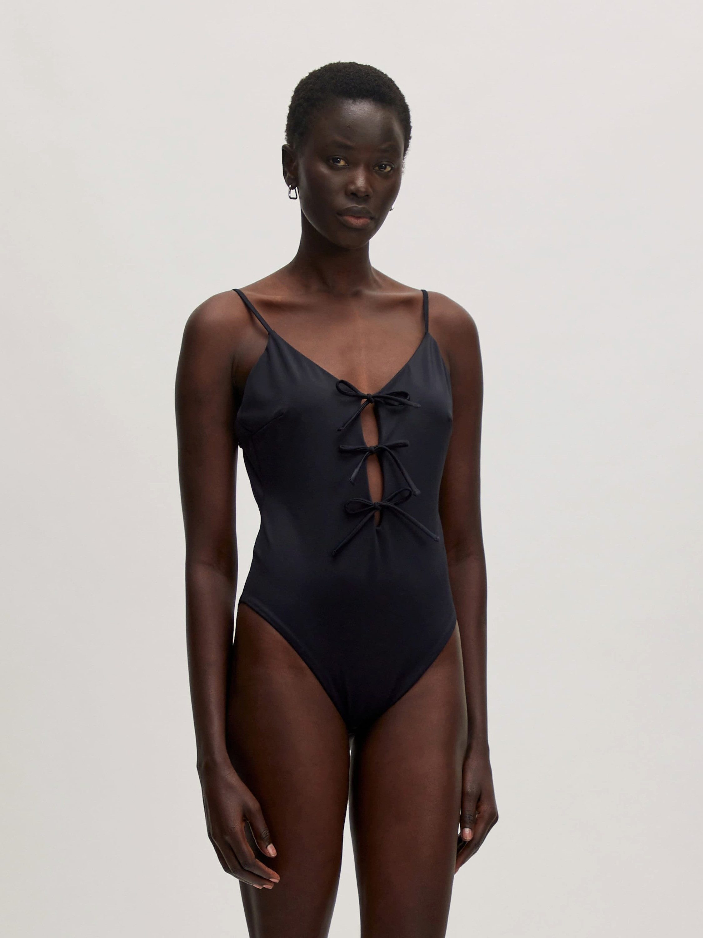 EDITED Badeanzug Rabi (1-St) Cut-Outs günstig online kaufen